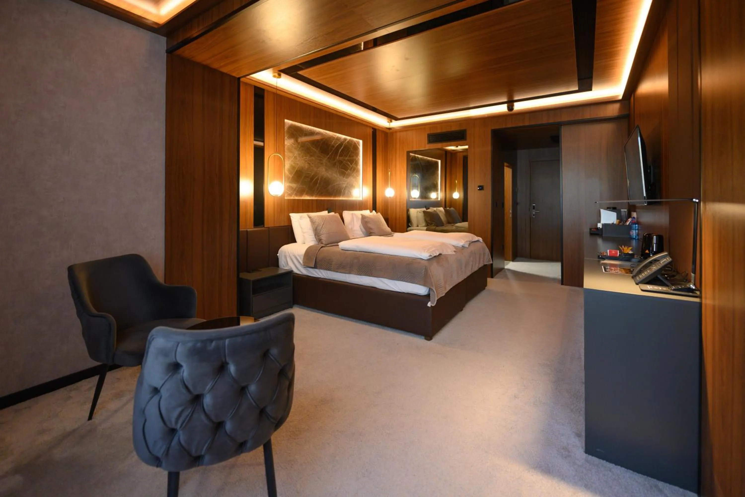 Bedroom, Bed in Hotel Macedonia Square