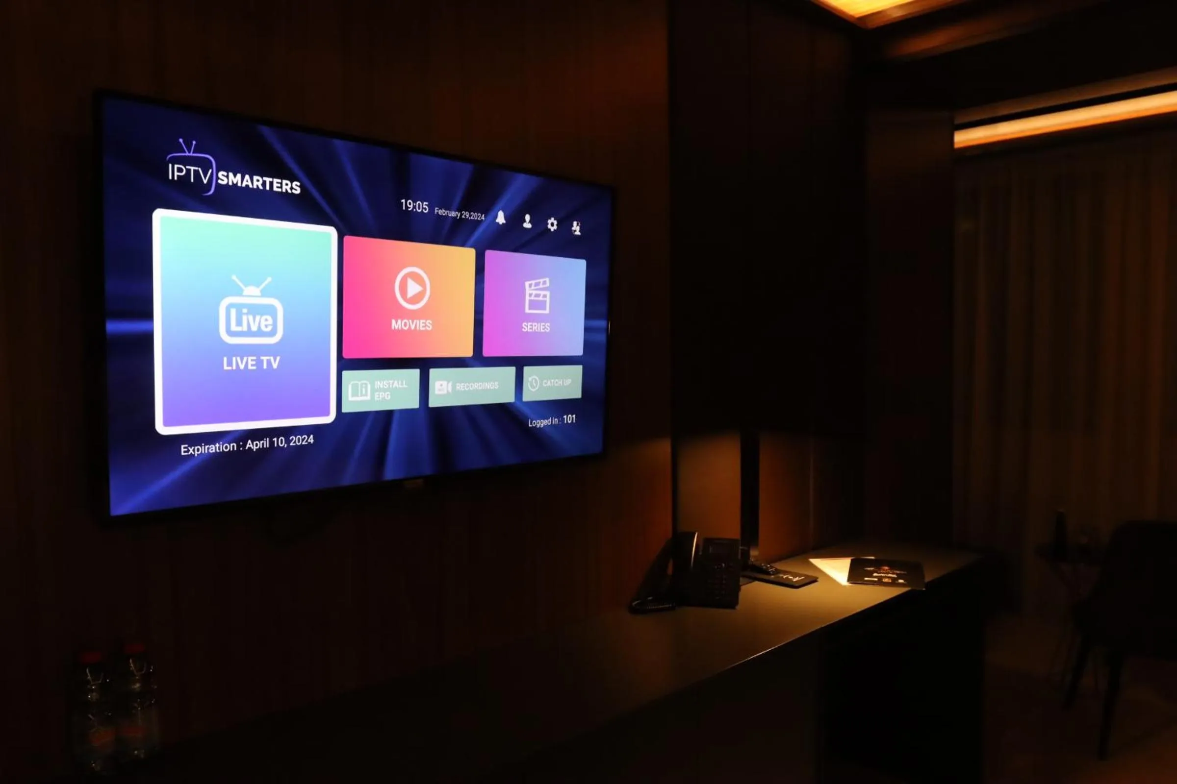 TV and multimedia in Hotel Macedonia Square