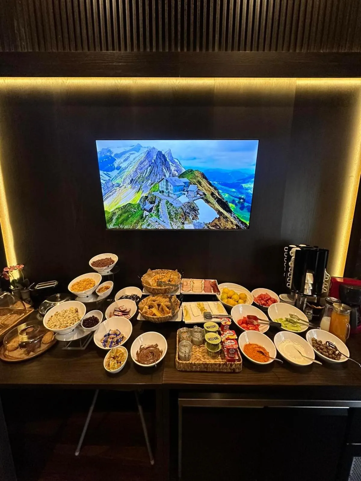 Breakfast in Hotel Macedonia Square