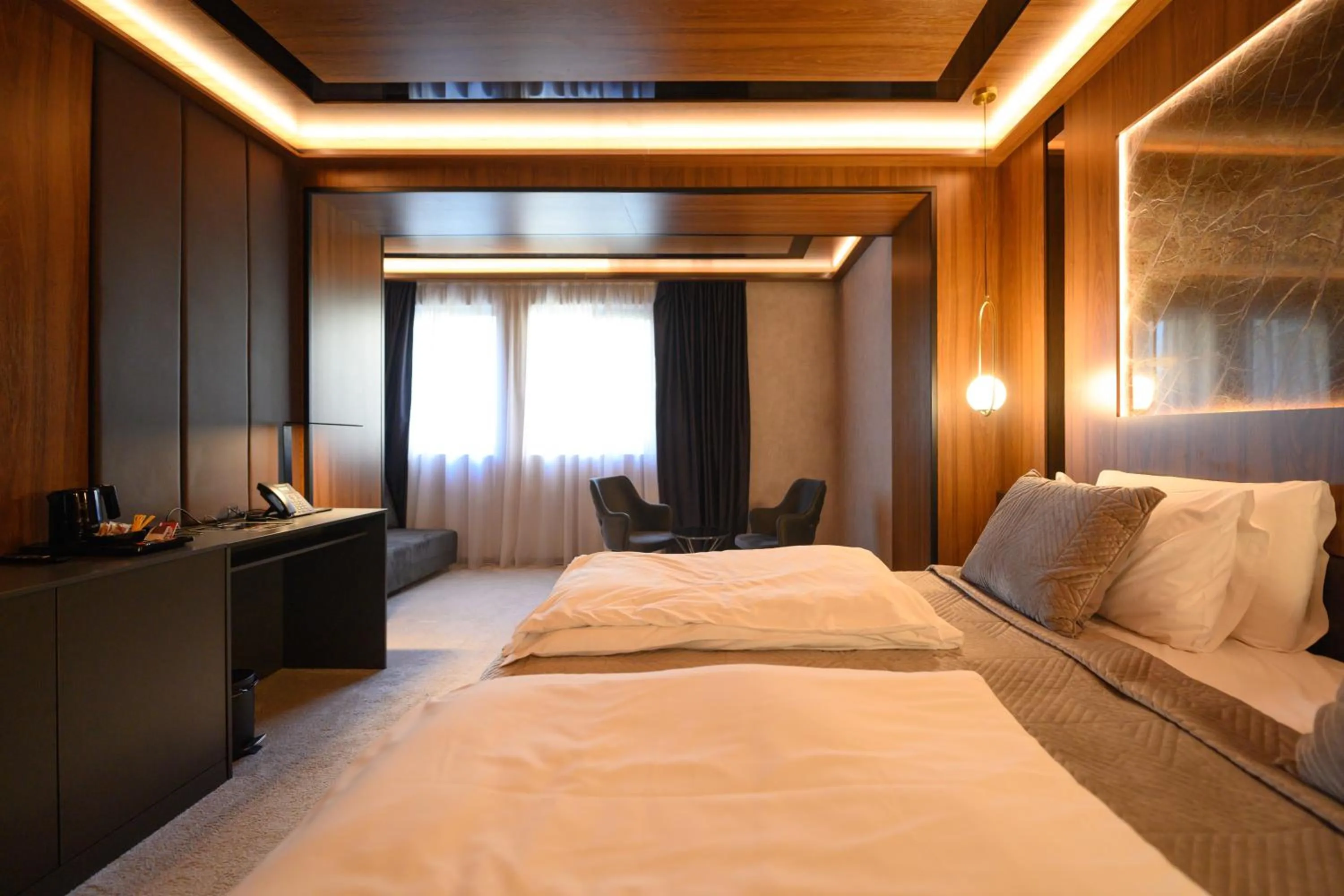 Bedroom, Bed in Hotel Macedonia Square