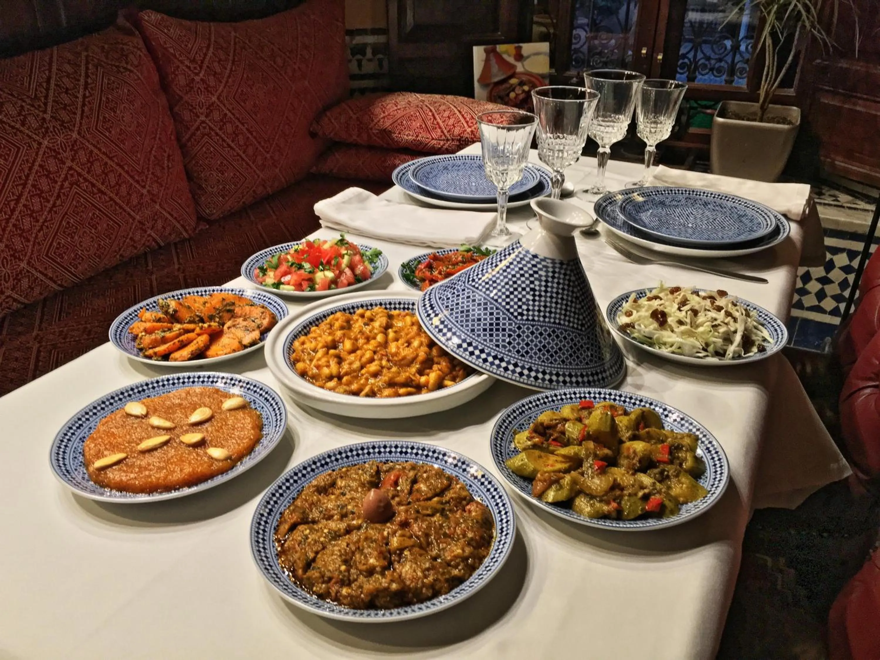 Restaurant/places to eat in Riad Le Calife