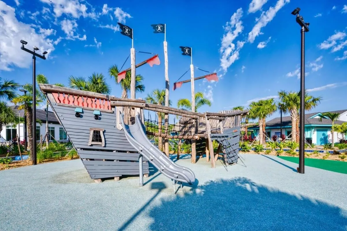 Brand new home themed bedrooms prime location