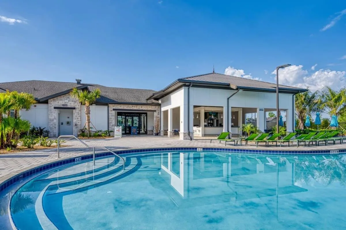 Brand new home themed bedrooms prime location