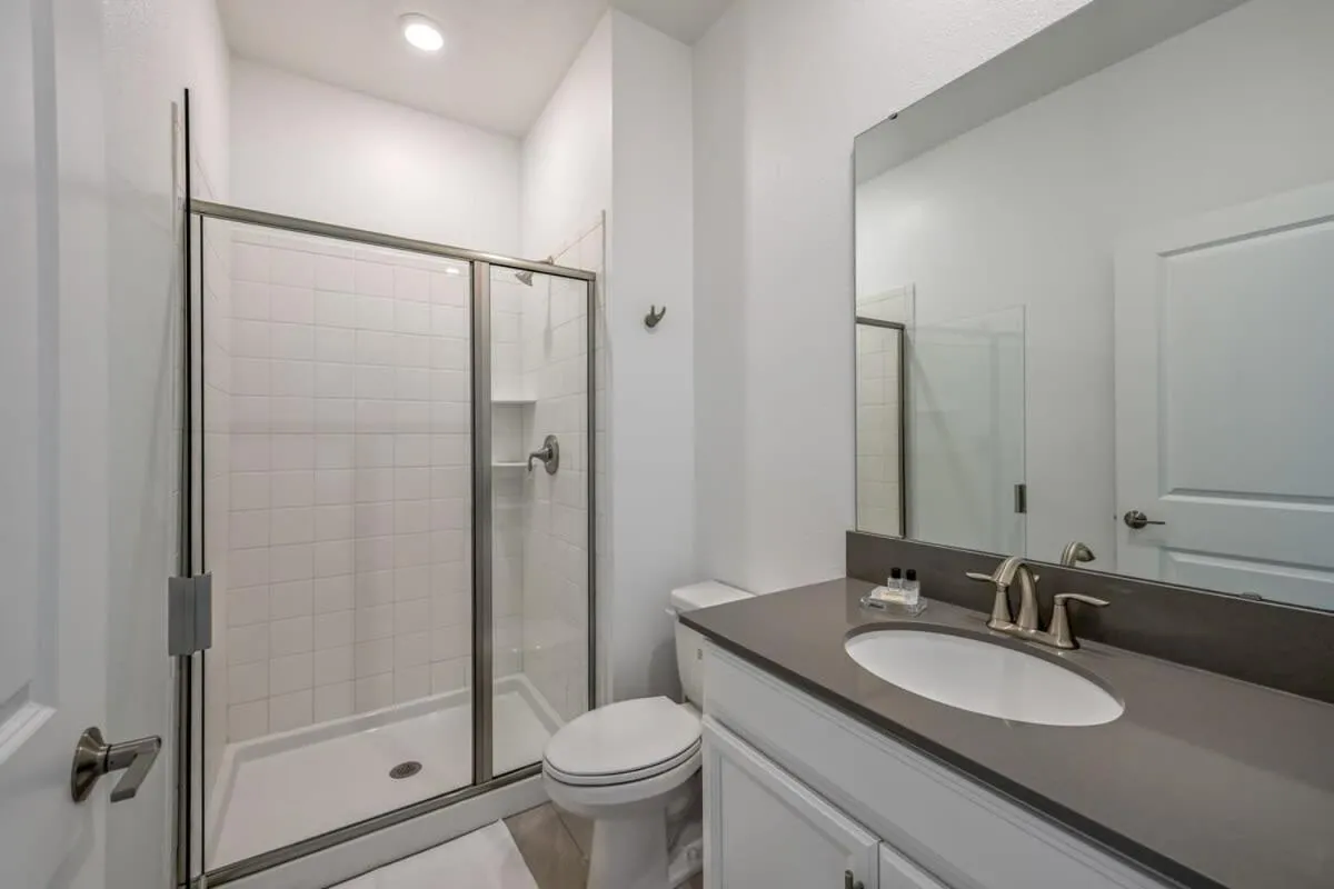 Brand new home themed bedrooms prime location