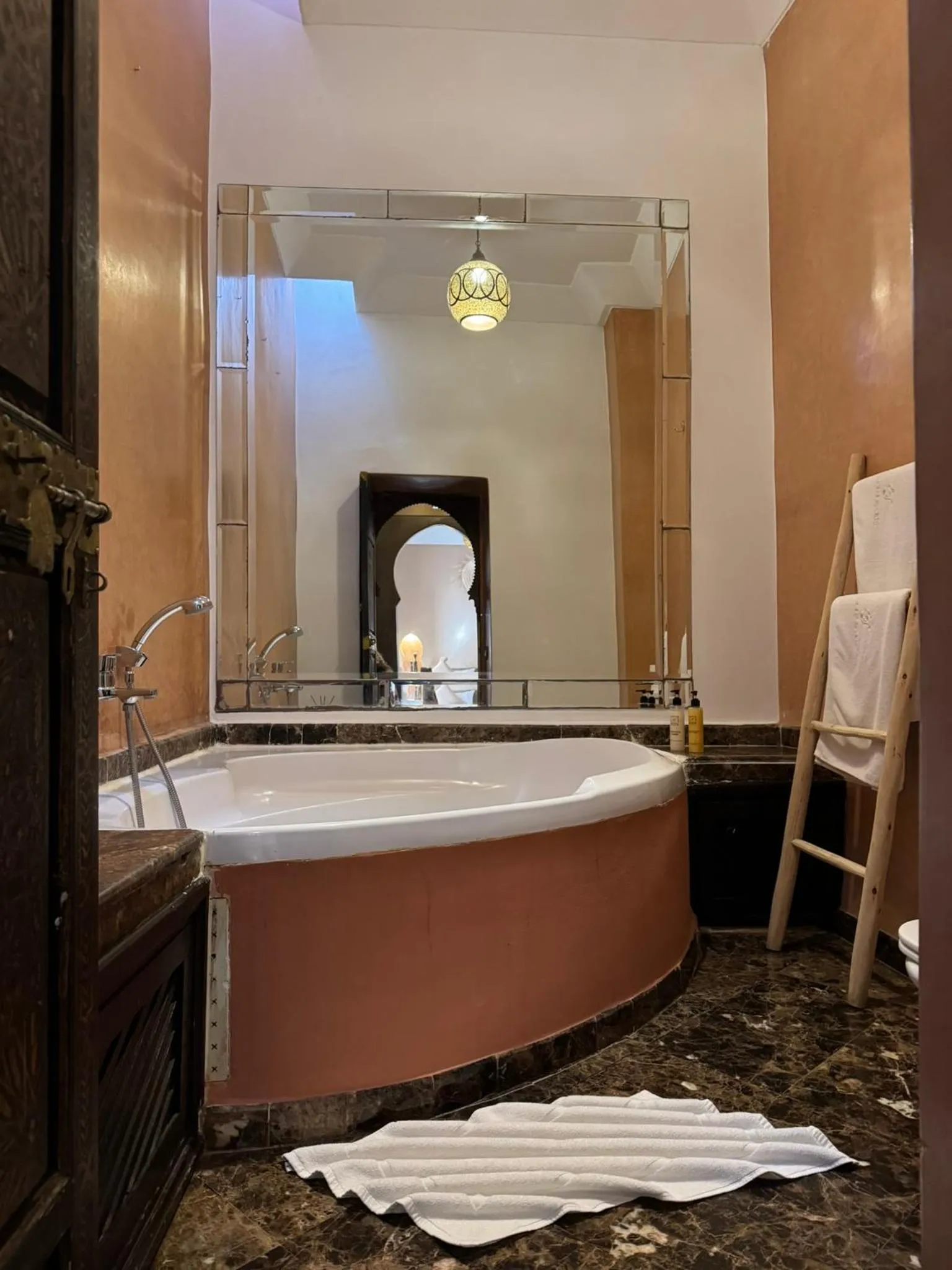 Bathroom in Riad Des Arts