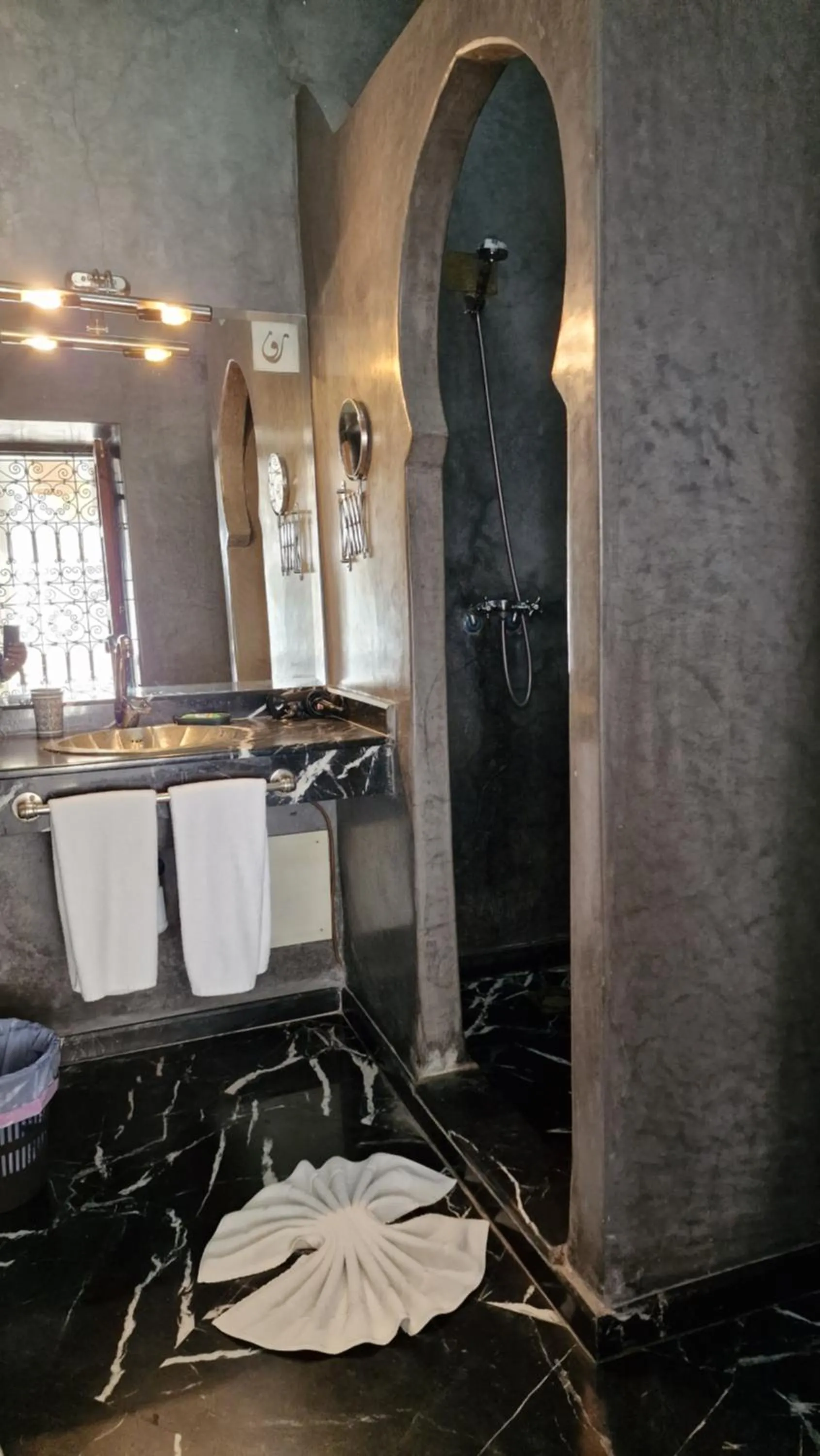 Bathroom in Riad Des Arts