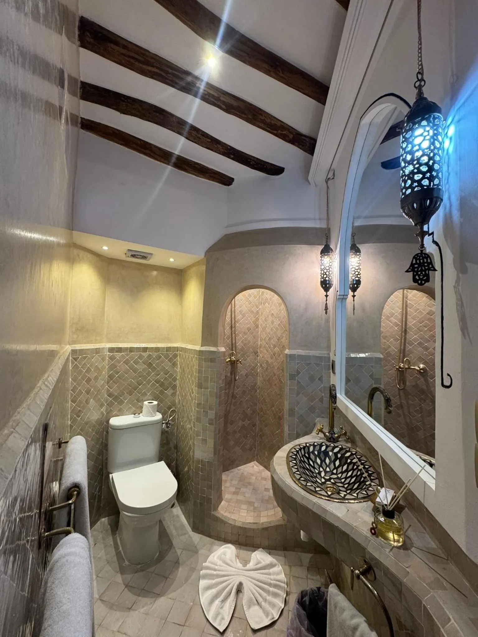 Shower in Riad Des Arts