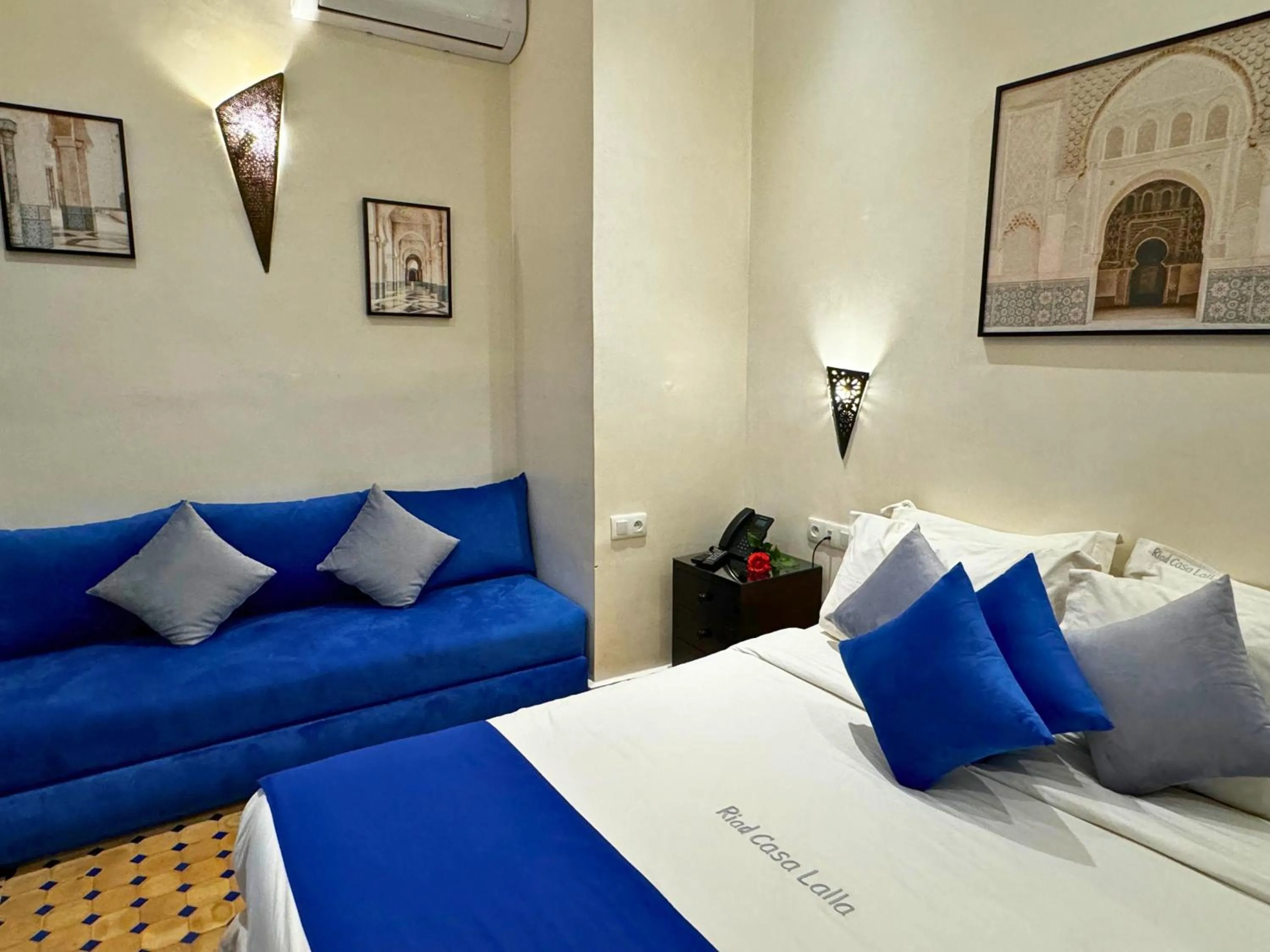 Living room, Bed in Riad Casa Lalla