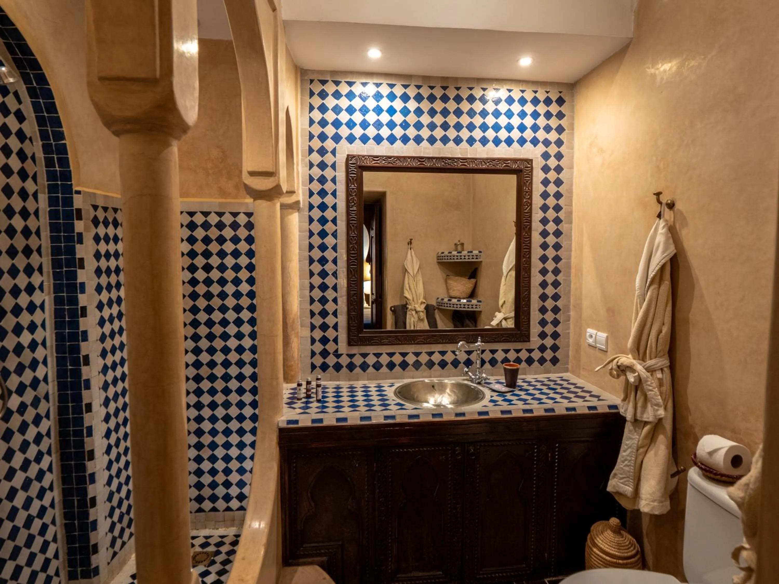 Shower in Riad Casa Lalla