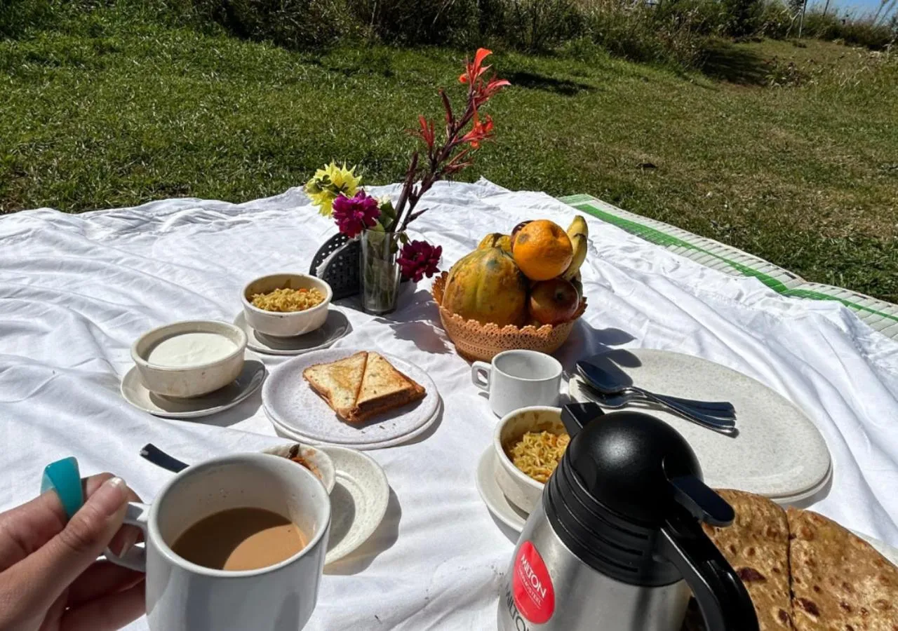 Breakfast in Haut Monde King's Paradise Resort