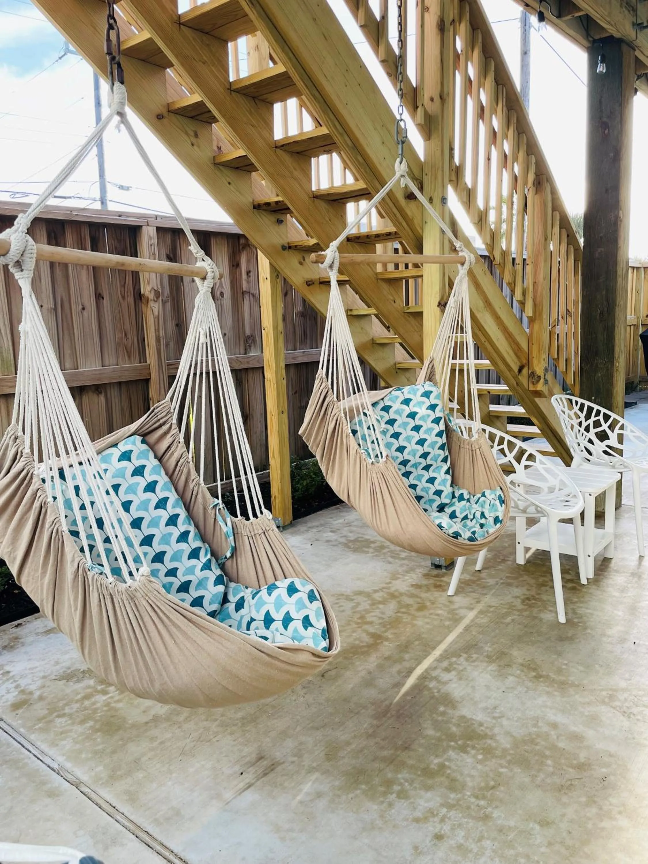 Patio in Ocean view, newly renovated home, central location, plenty of parkings