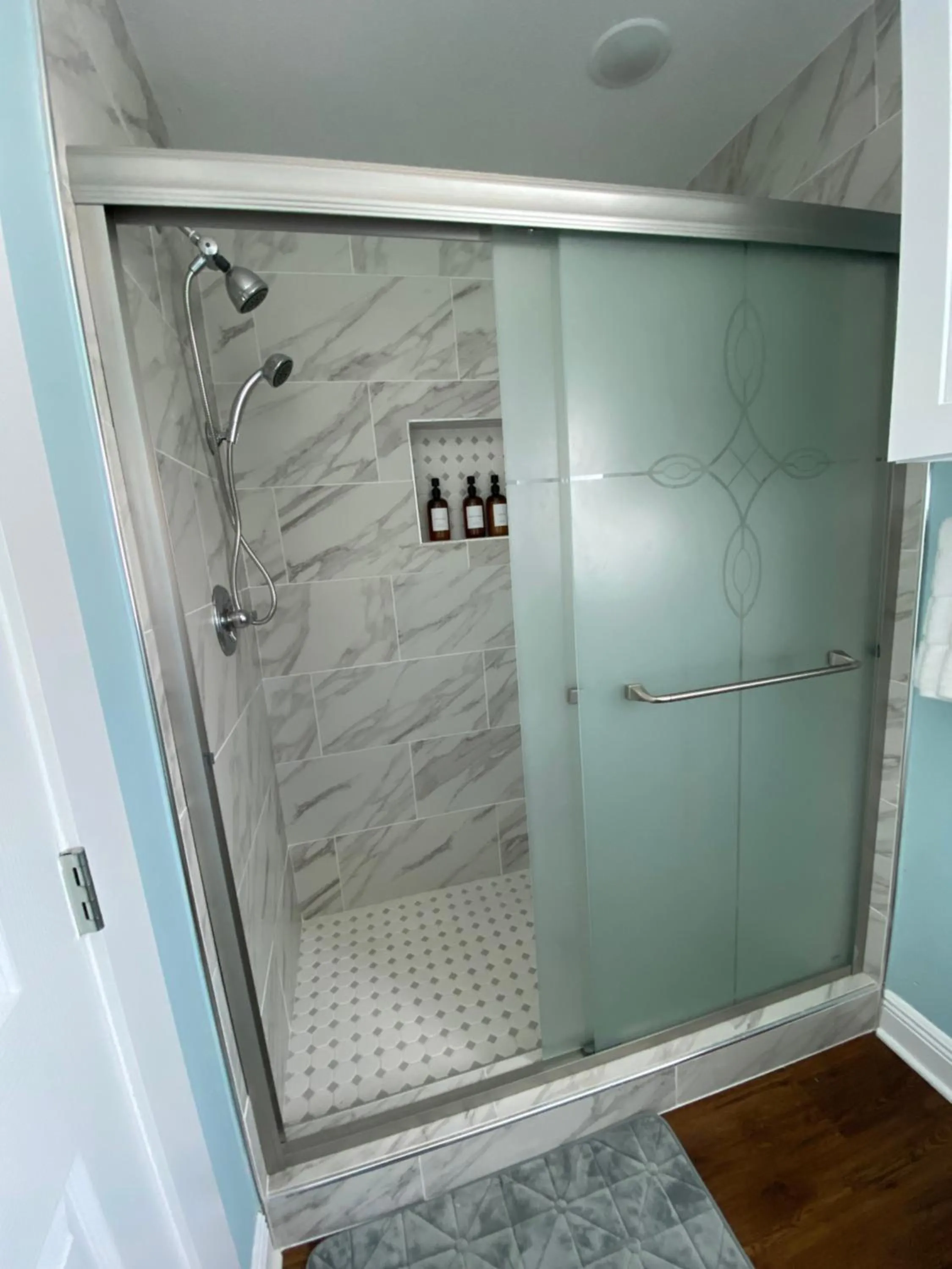 Shower in Ocean view, newly renovated home, central location, plenty of parkings