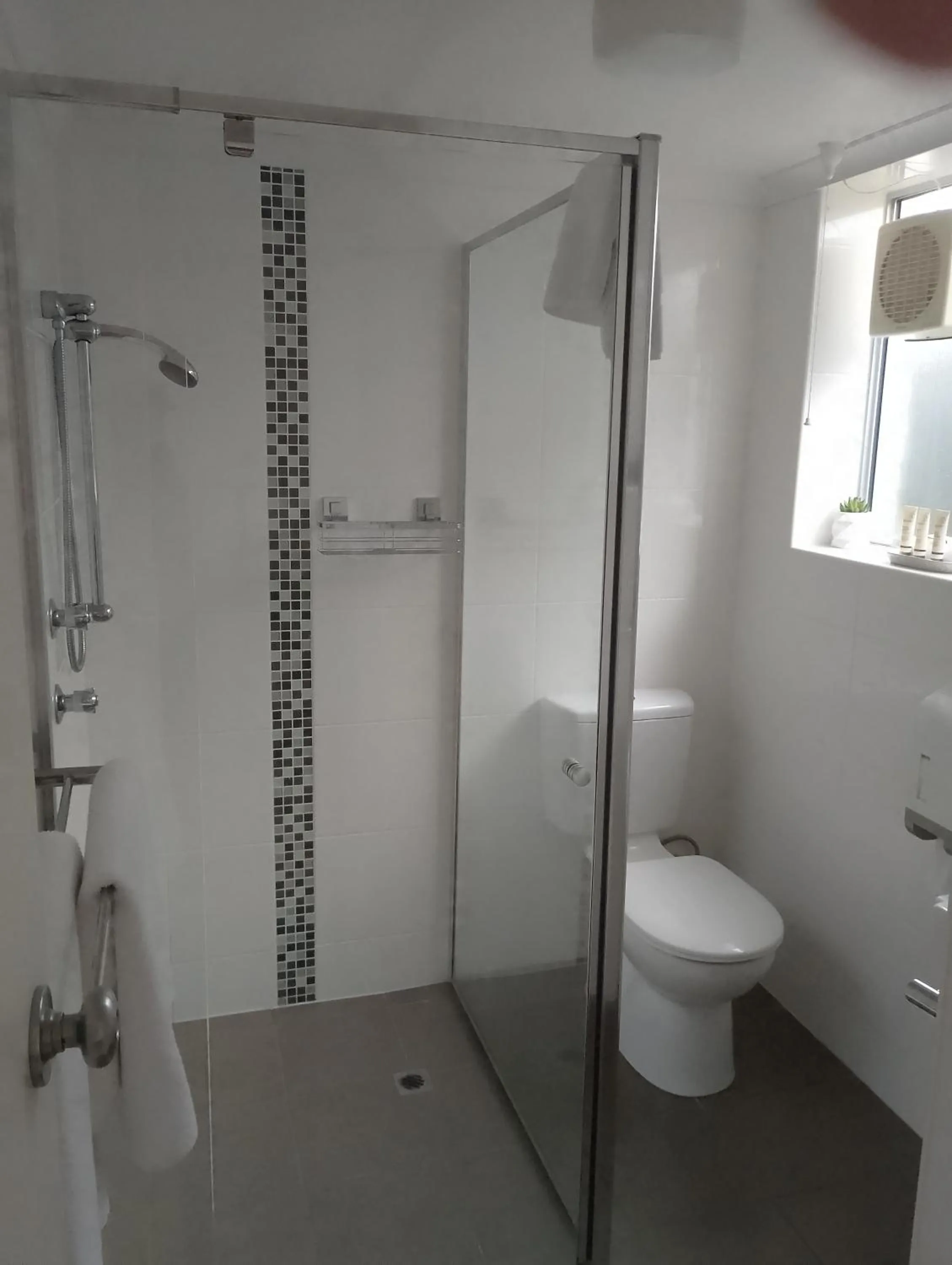 Shower in PanCo Victor Harbor