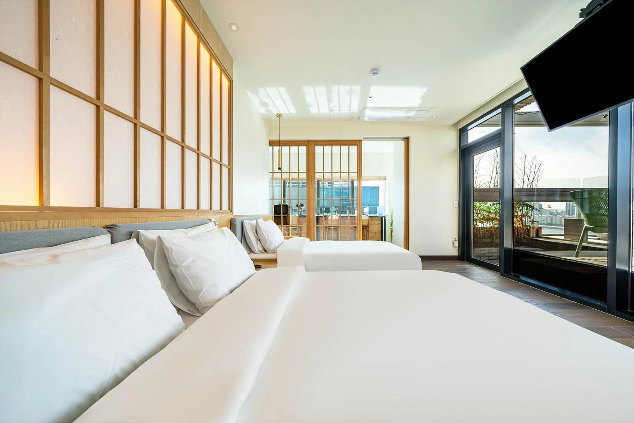 Bed in Gwanganli The Club Hotel