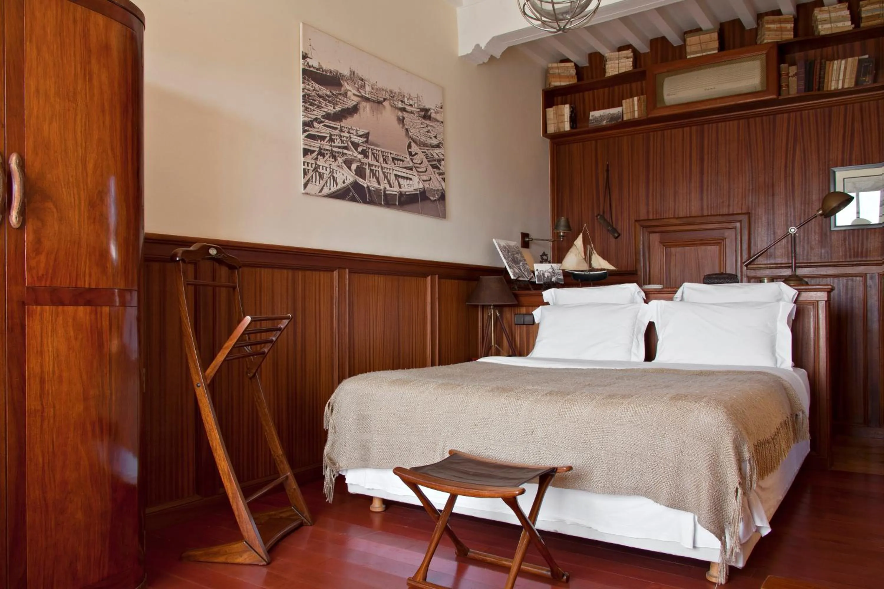 Photo of the whole room, Bed in Villa De L'Ô