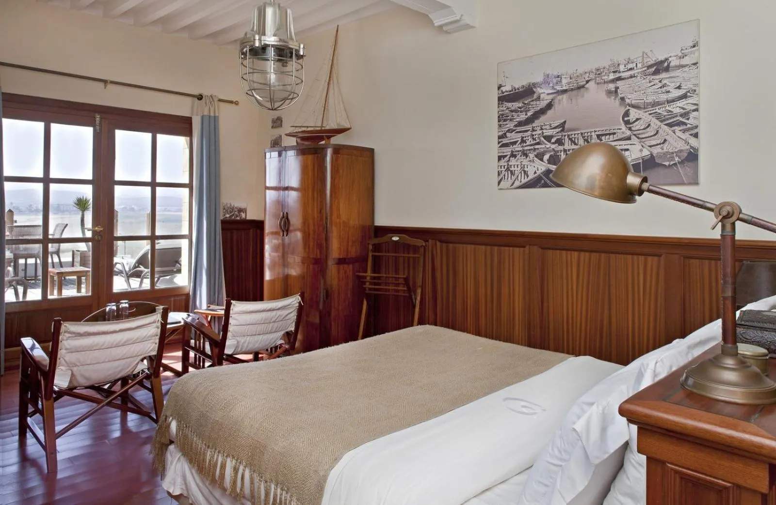 Photo of the whole room, Bed in Villa De L'Ô