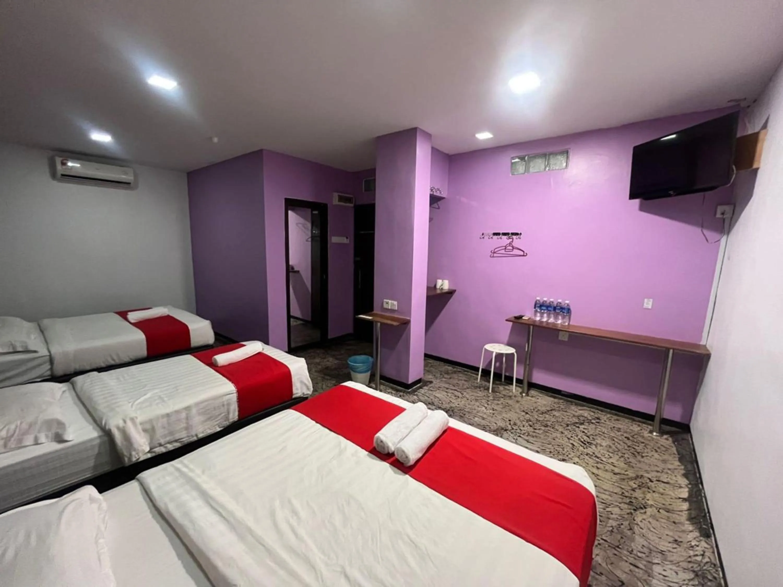 Bedroom in Capital O 89333 Musse Hotel