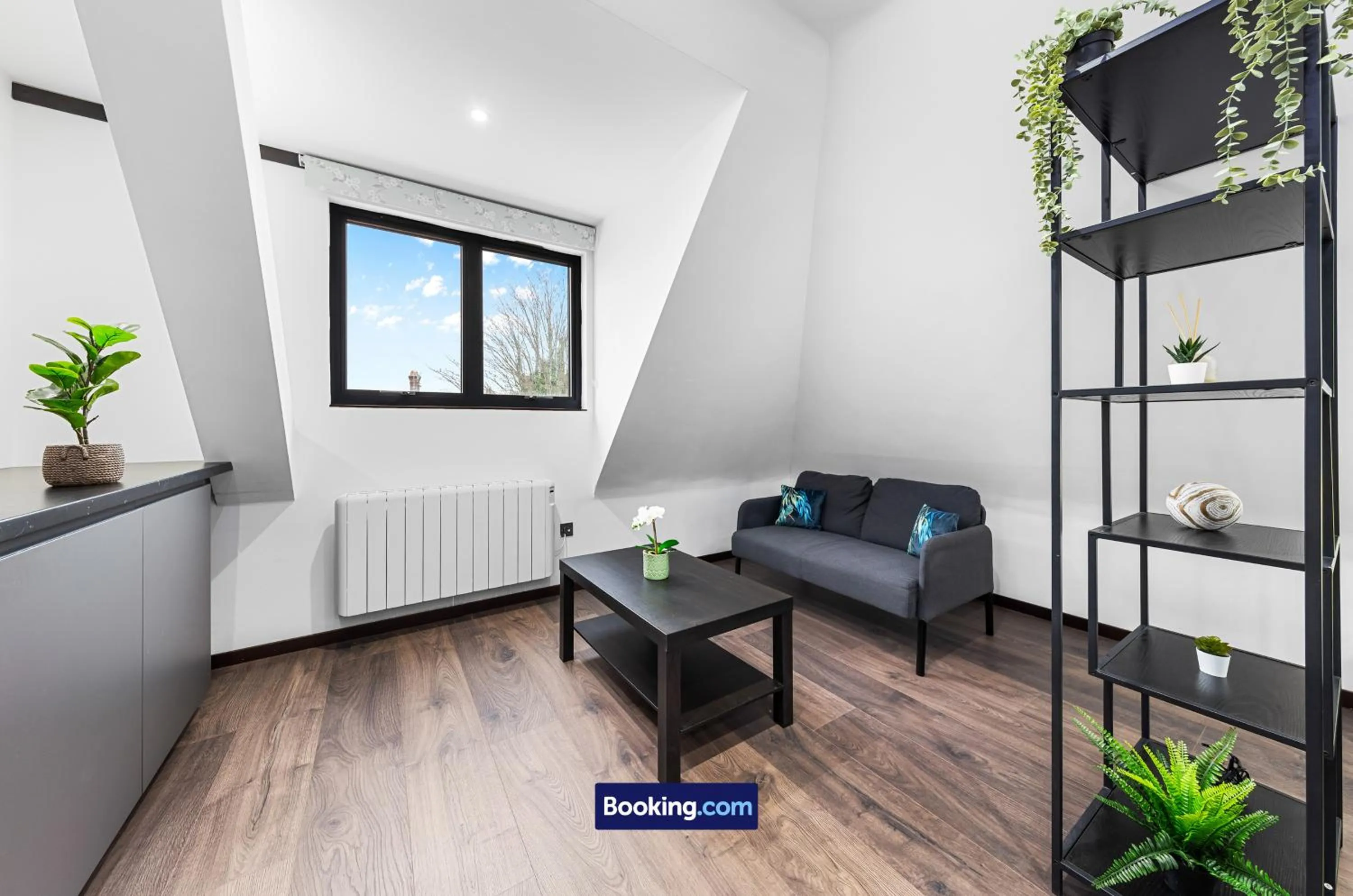 Seating area in Stylish Studio Apt By Stay Smart Short Lets & Serviced Accommodation Woodstock With Free WiFi