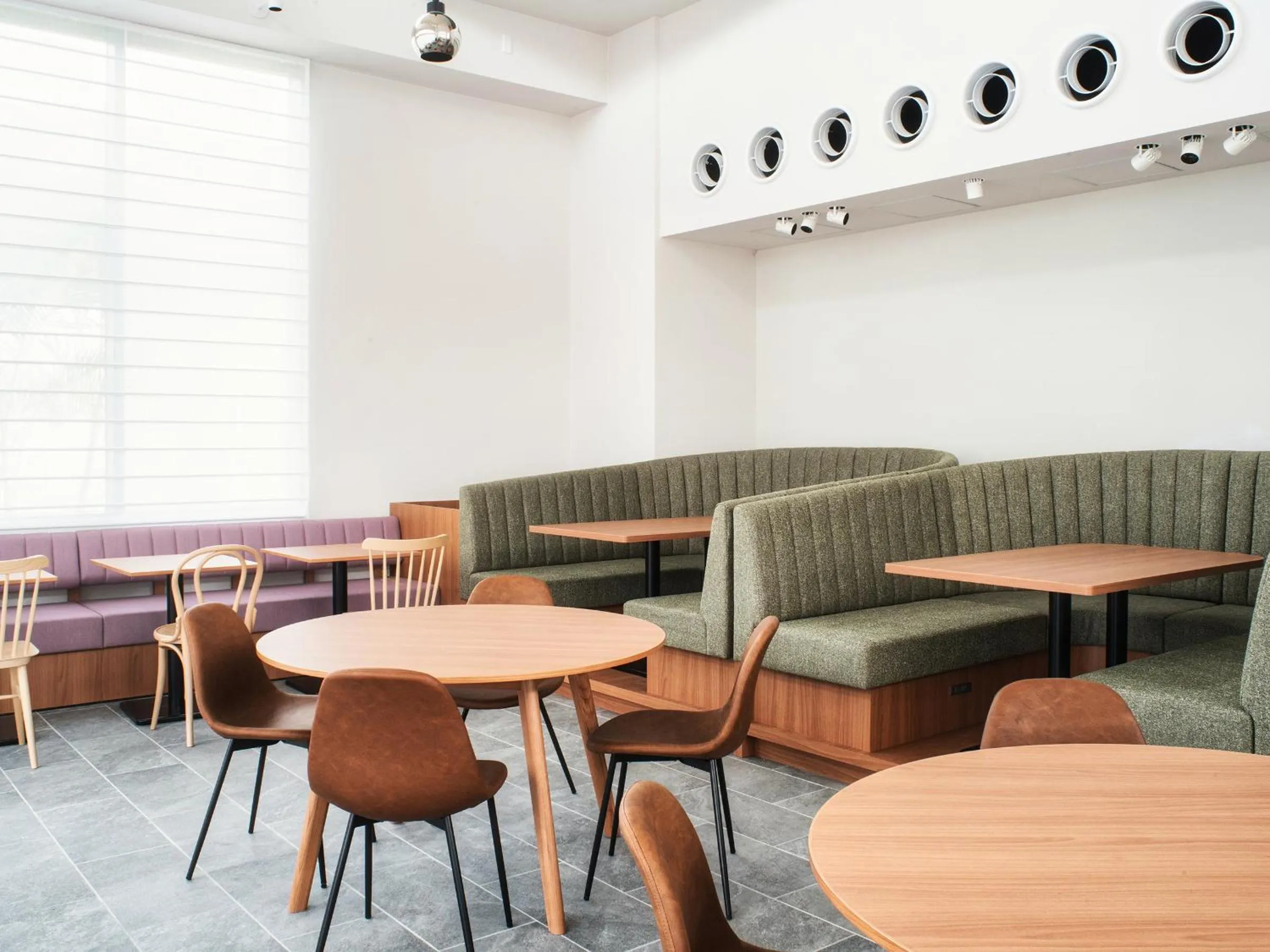 Restaurant/places to eat in REF Okinawa Arena by VESSEL HOTELS