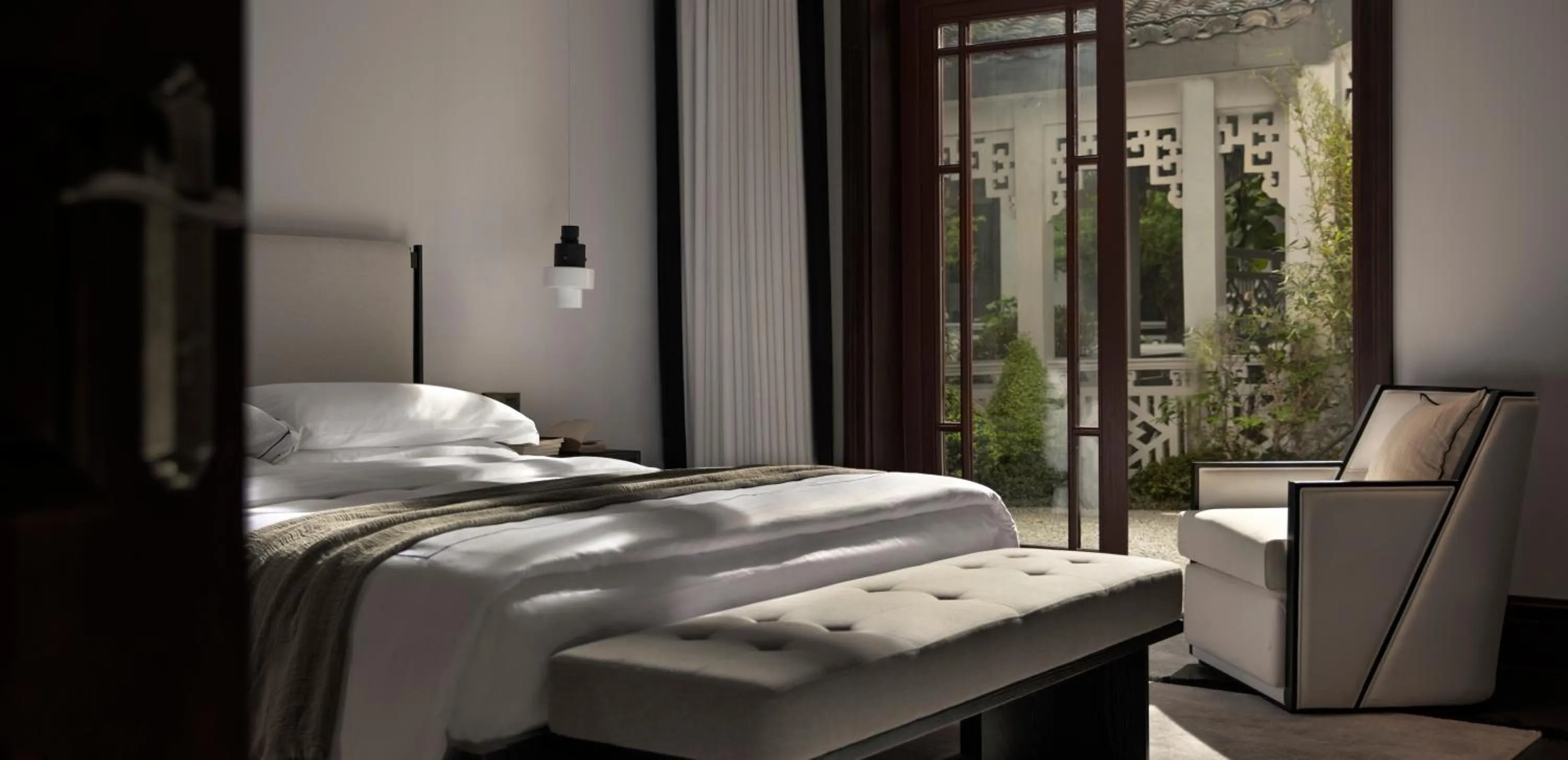 Bed in Hangzhou Qiushui Villa