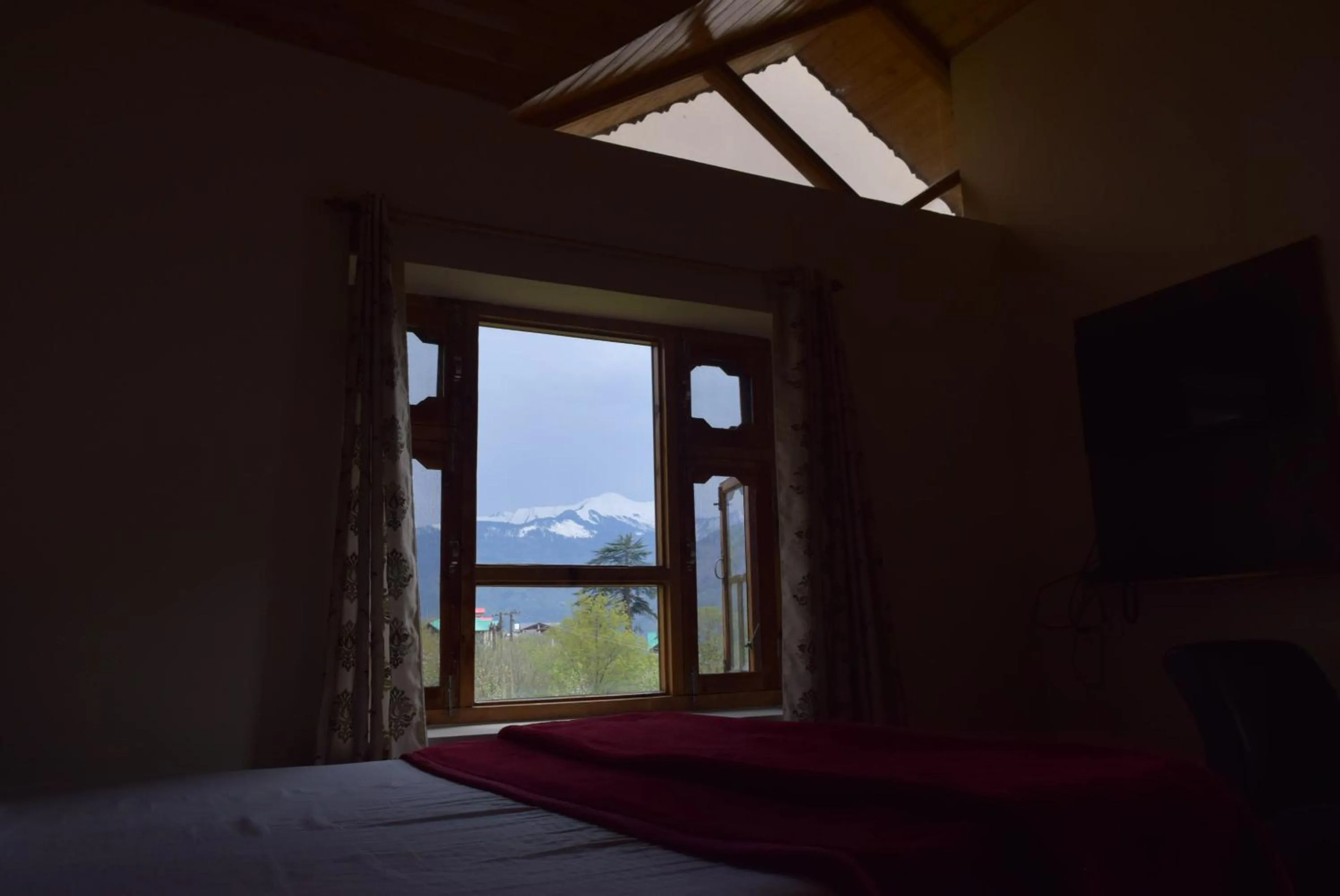 Mountain view in Shepherd Inn the Hill