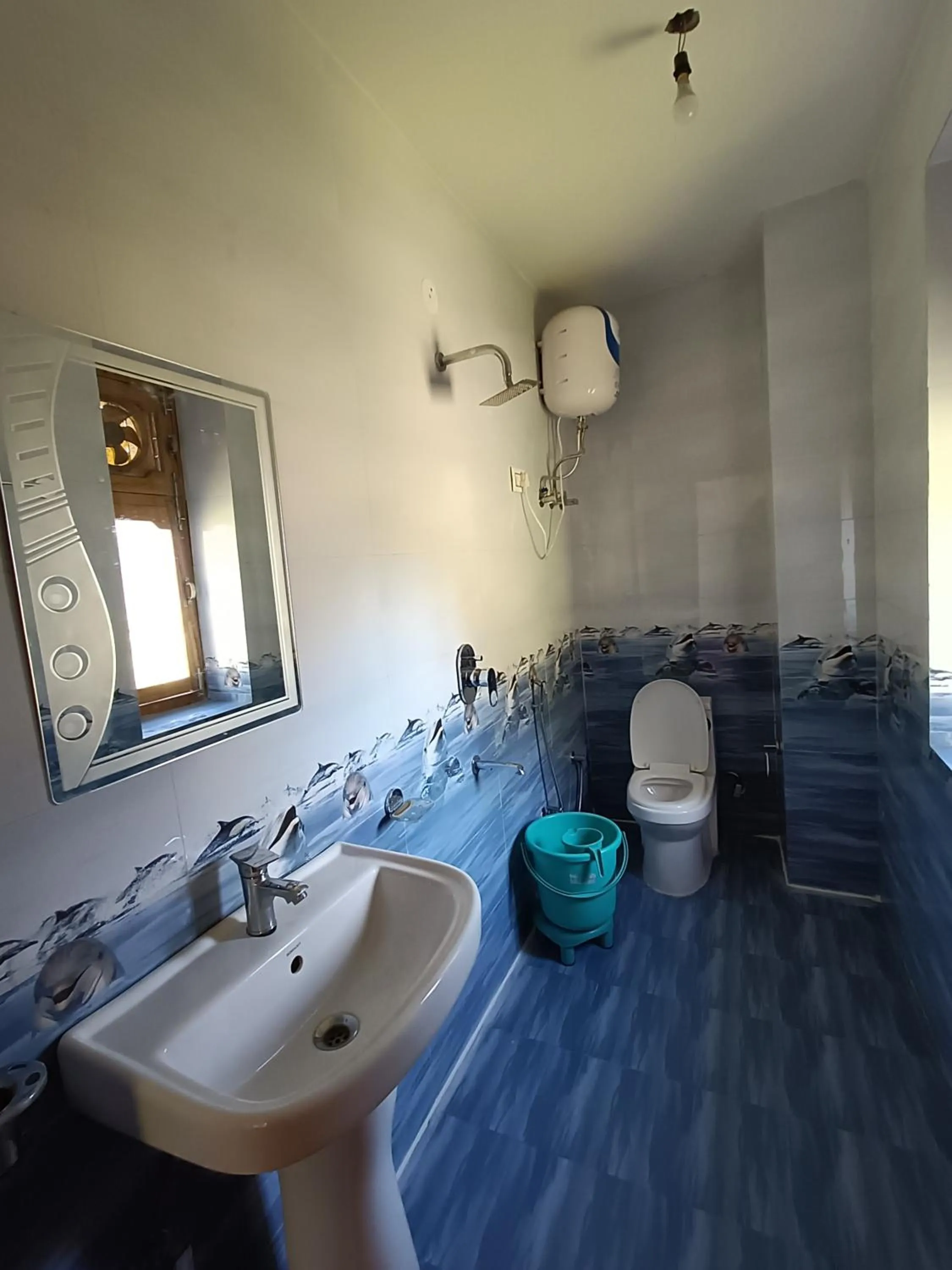 Bathroom in Shepherd Inn the Hill