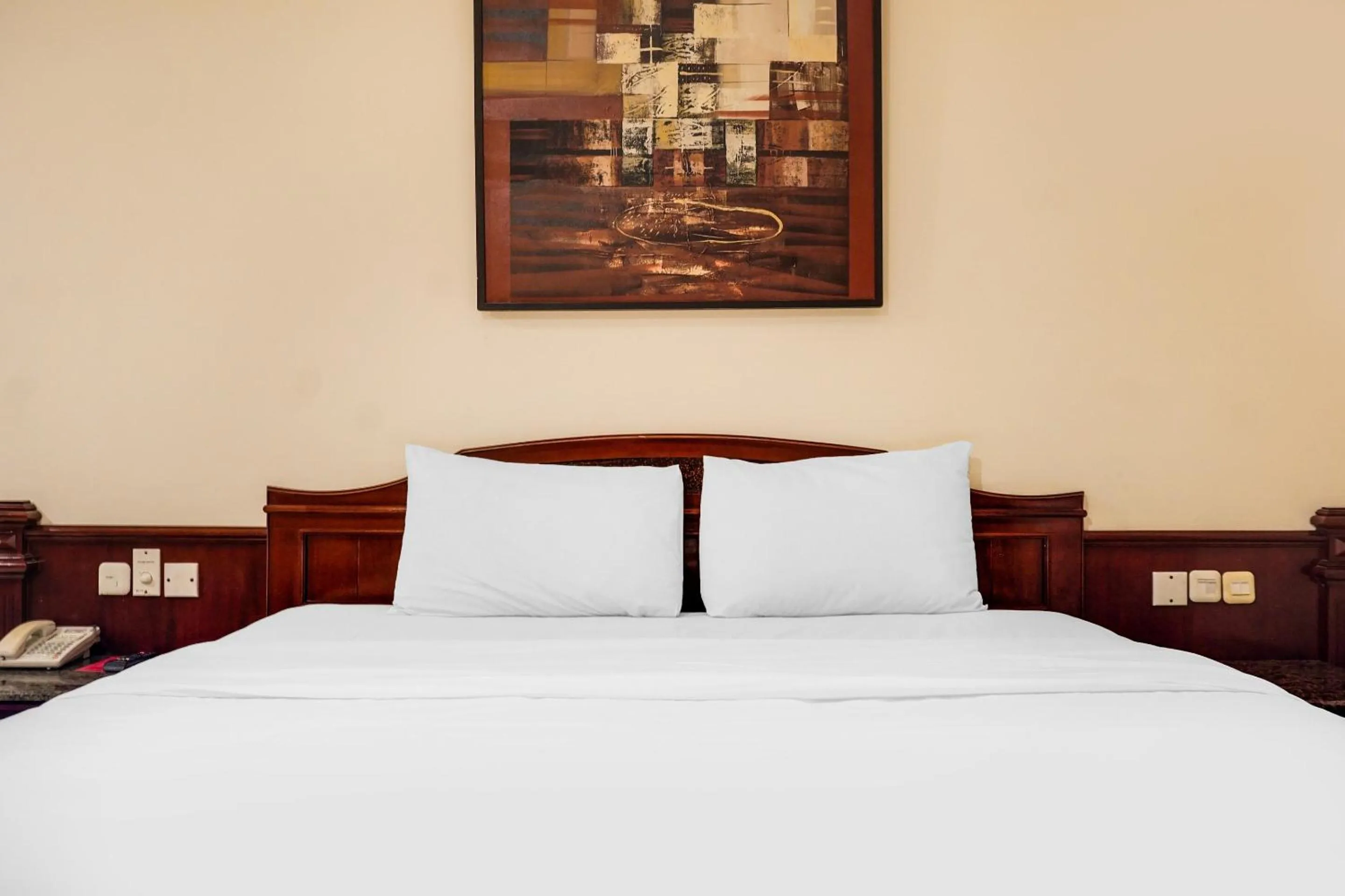 Bedroom, Bed in Townhouse OAK Bi Executive