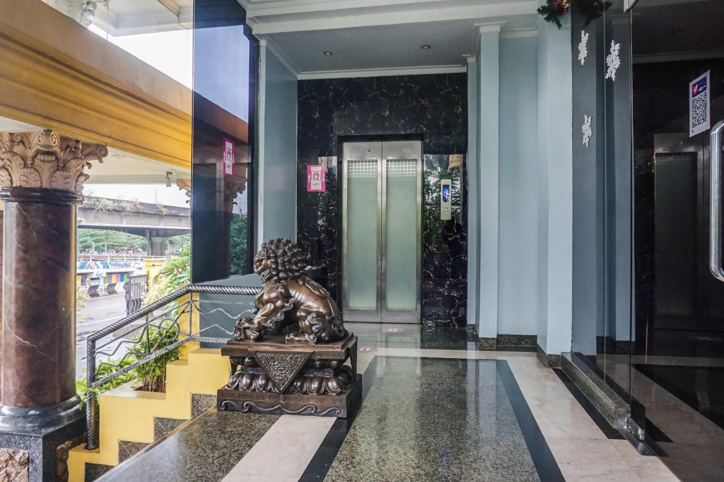 Lobby or reception in Townhouse OAK Bi Executive