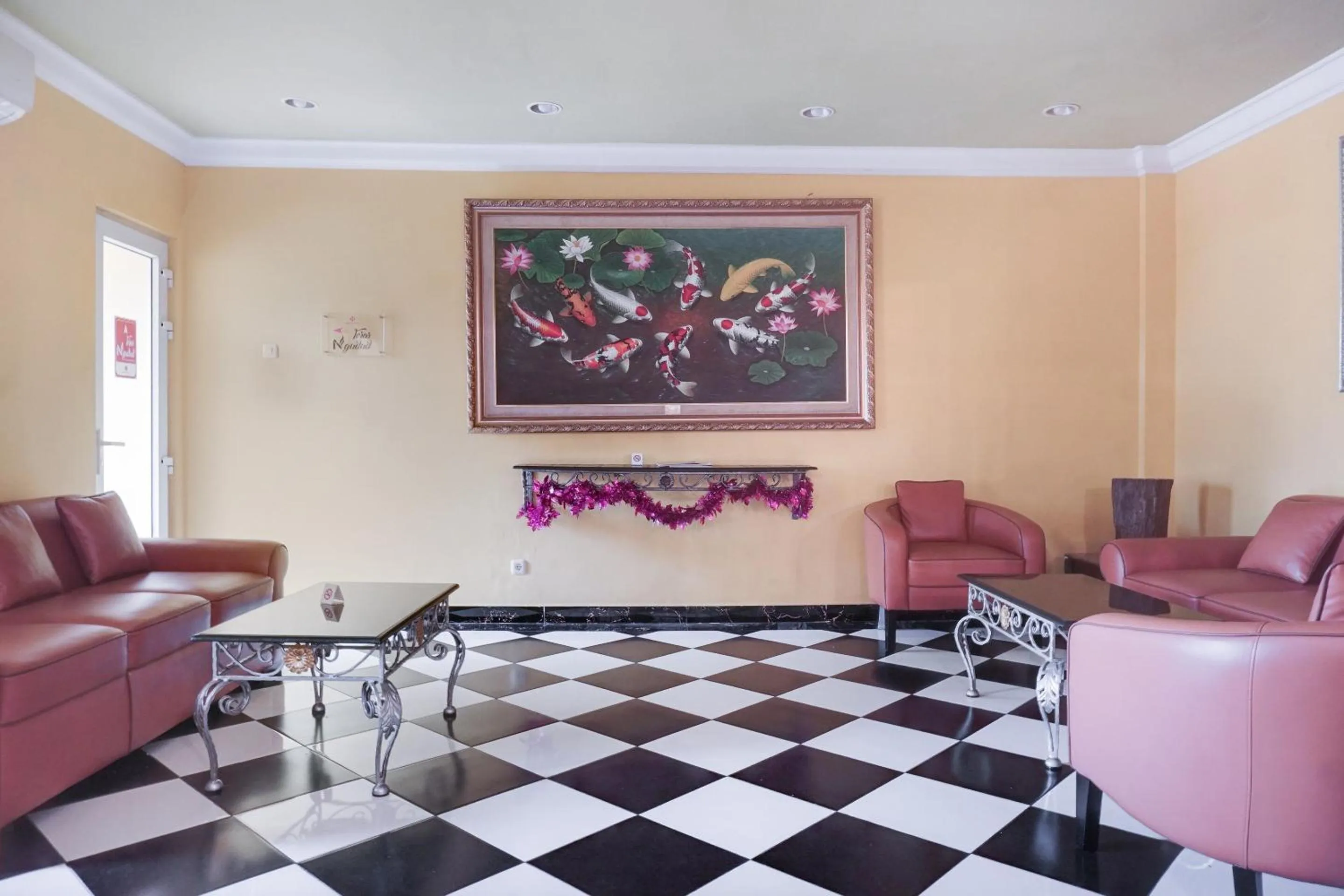 Restaurant/places to eat in Townhouse OAK Bi Executive