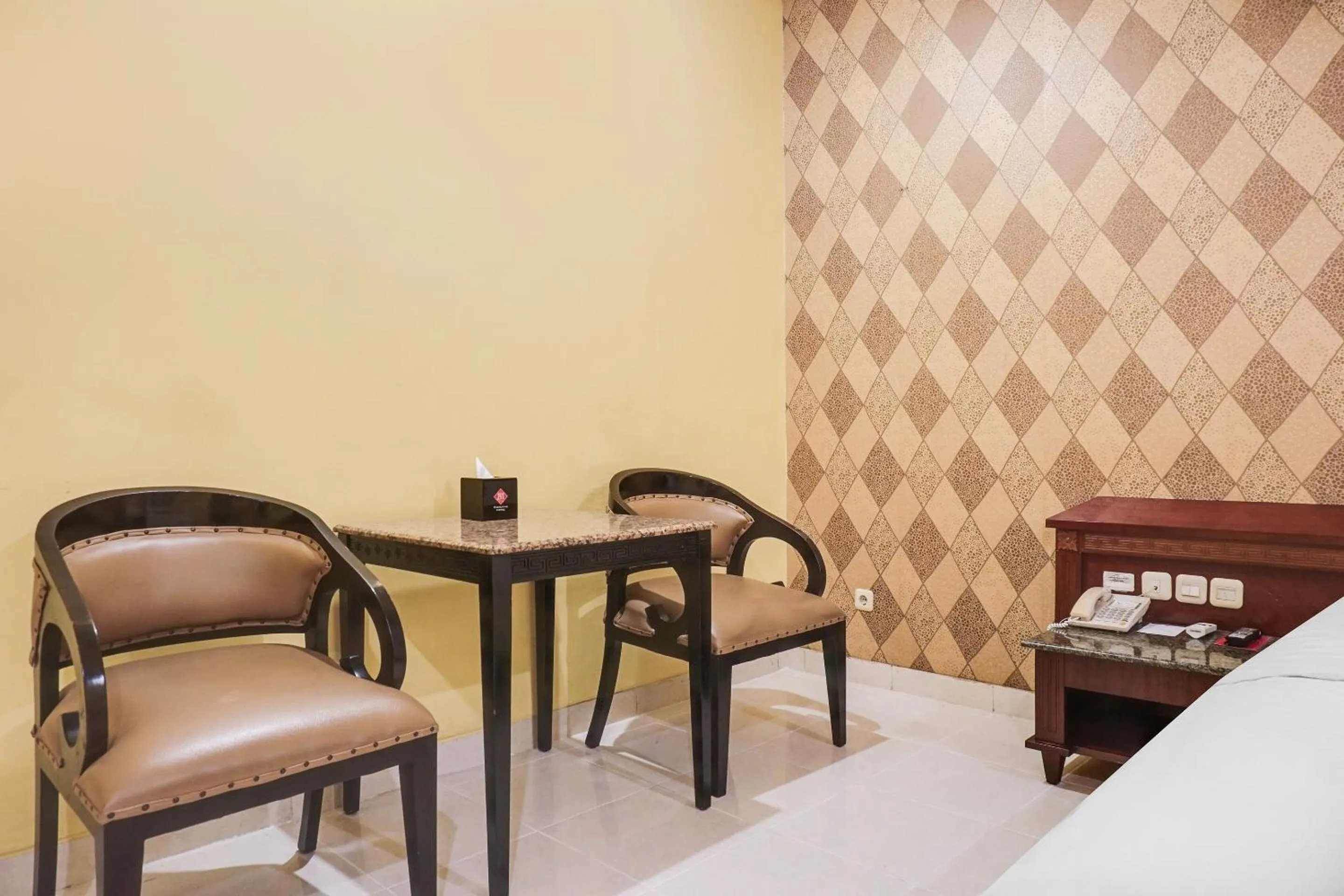 Bedroom, Bed in Townhouse OAK Bi Executive