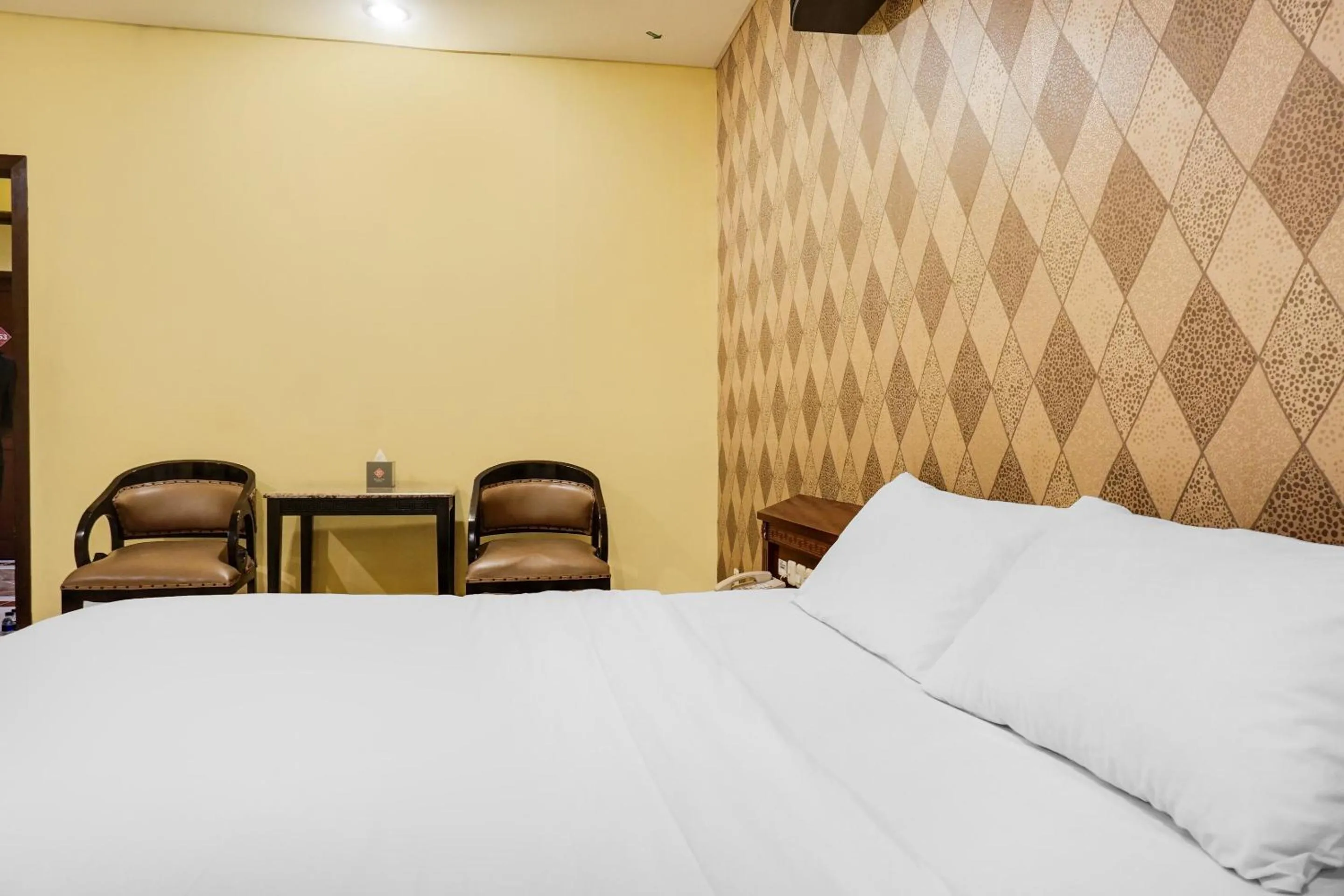 Bedroom, Bed in Townhouse OAK Bi Executive