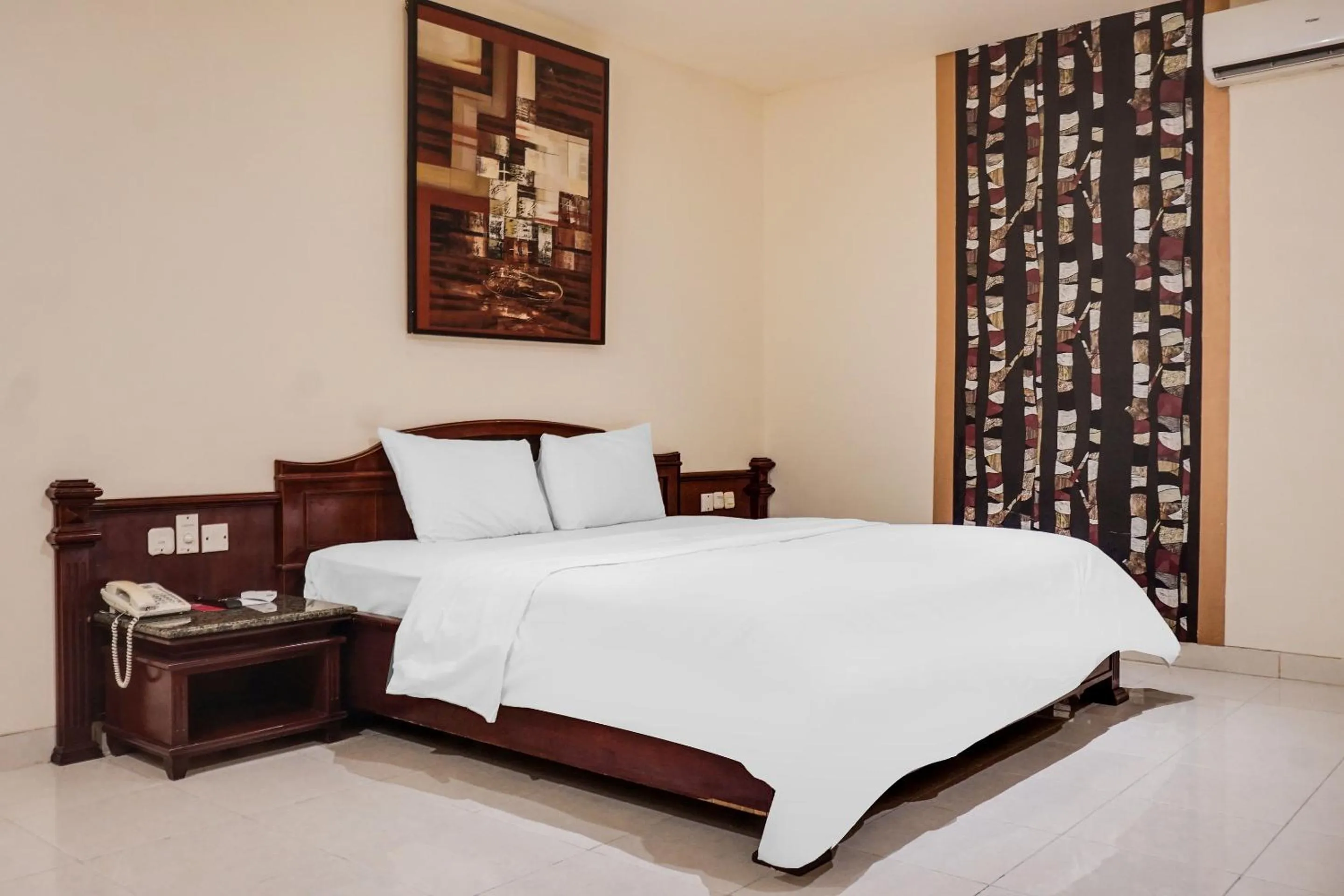 Bedroom, Bed in Townhouse OAK Bi Executive