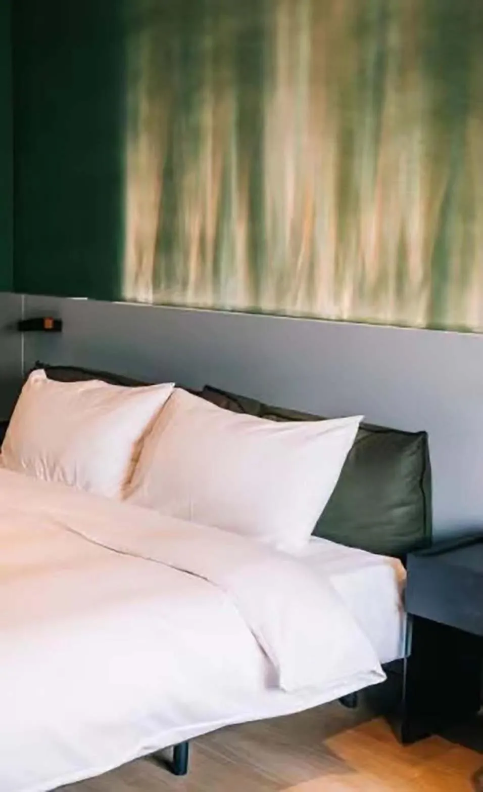 Property building, Bed in Zhi Resort Beijing&Peafowl Garden&Breakfast with Deer&Private Hot Spring&50 Meter Swimming Pool&Free Coffee&Close to Olympic Forest Park