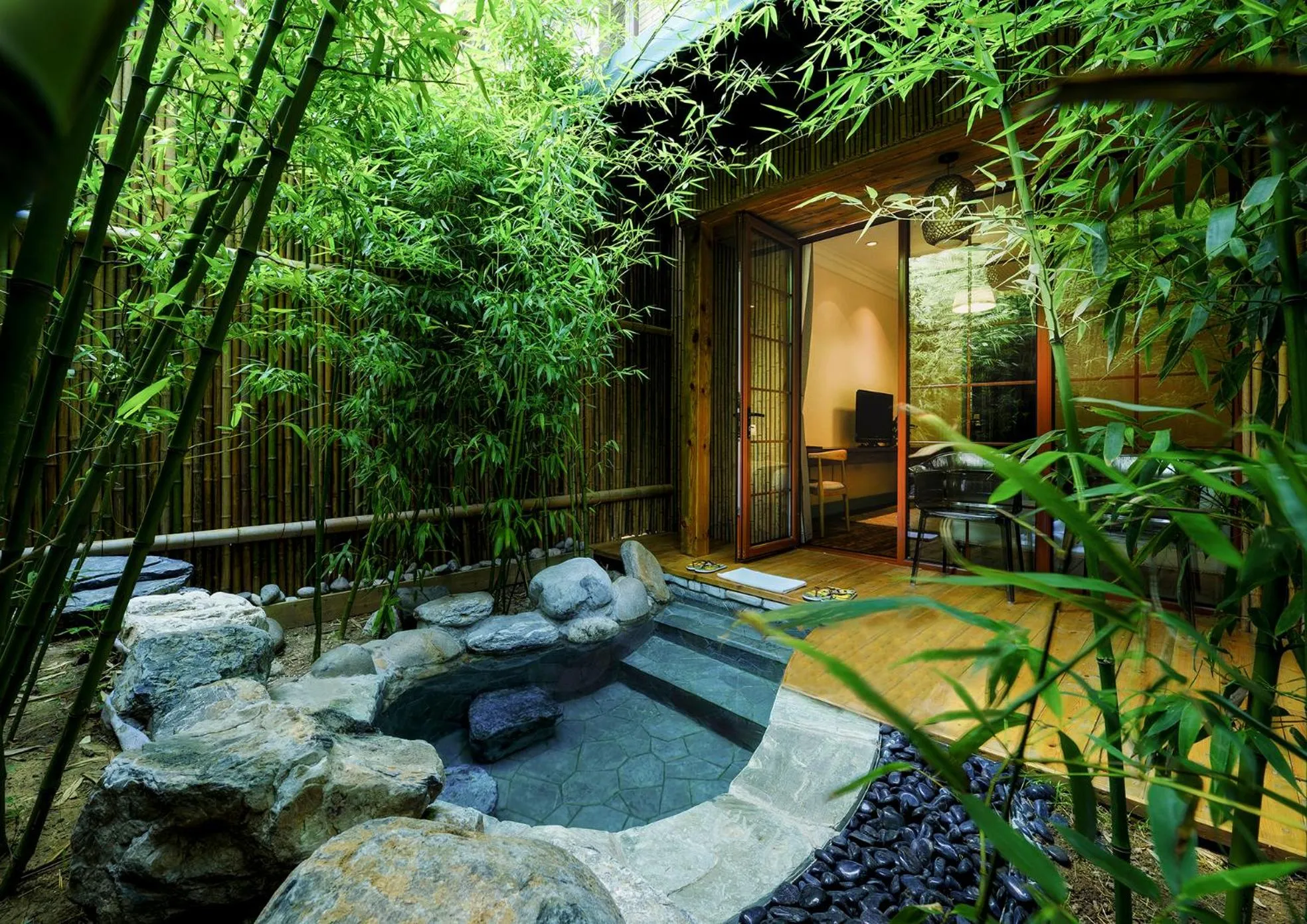 Property building in Zhi Resort Beijing&Peafowl Garden&Breakfast with Deer&Private Hot Spring&50 Meter Swimming Pool&Free Coffee&Close to Olympic Forest Park