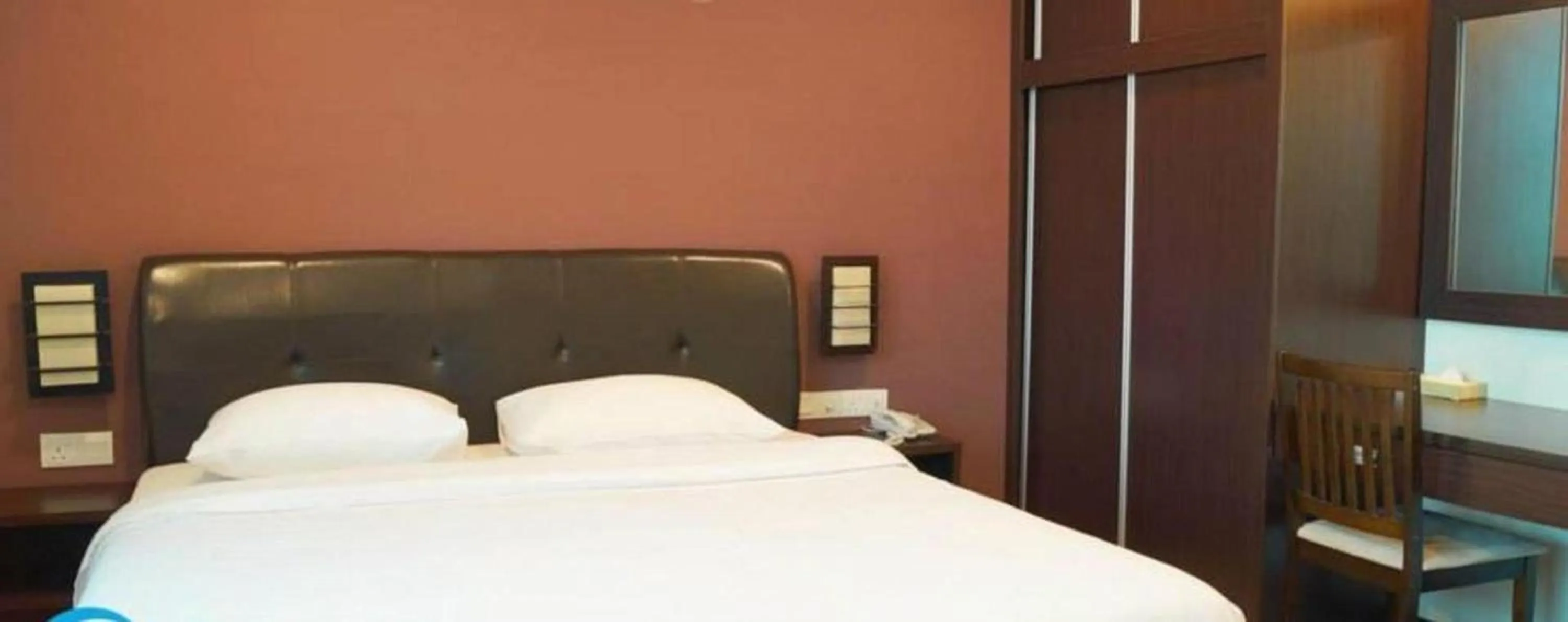 Photo of the whole room, Bed in Capital O Rail Hotel