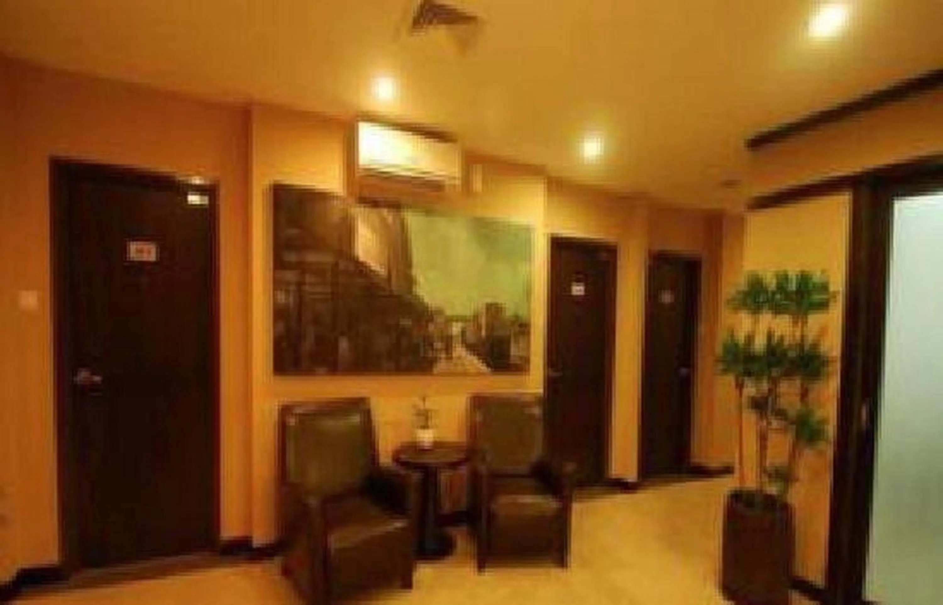 Lobby or reception in Capital O Rail Hotel