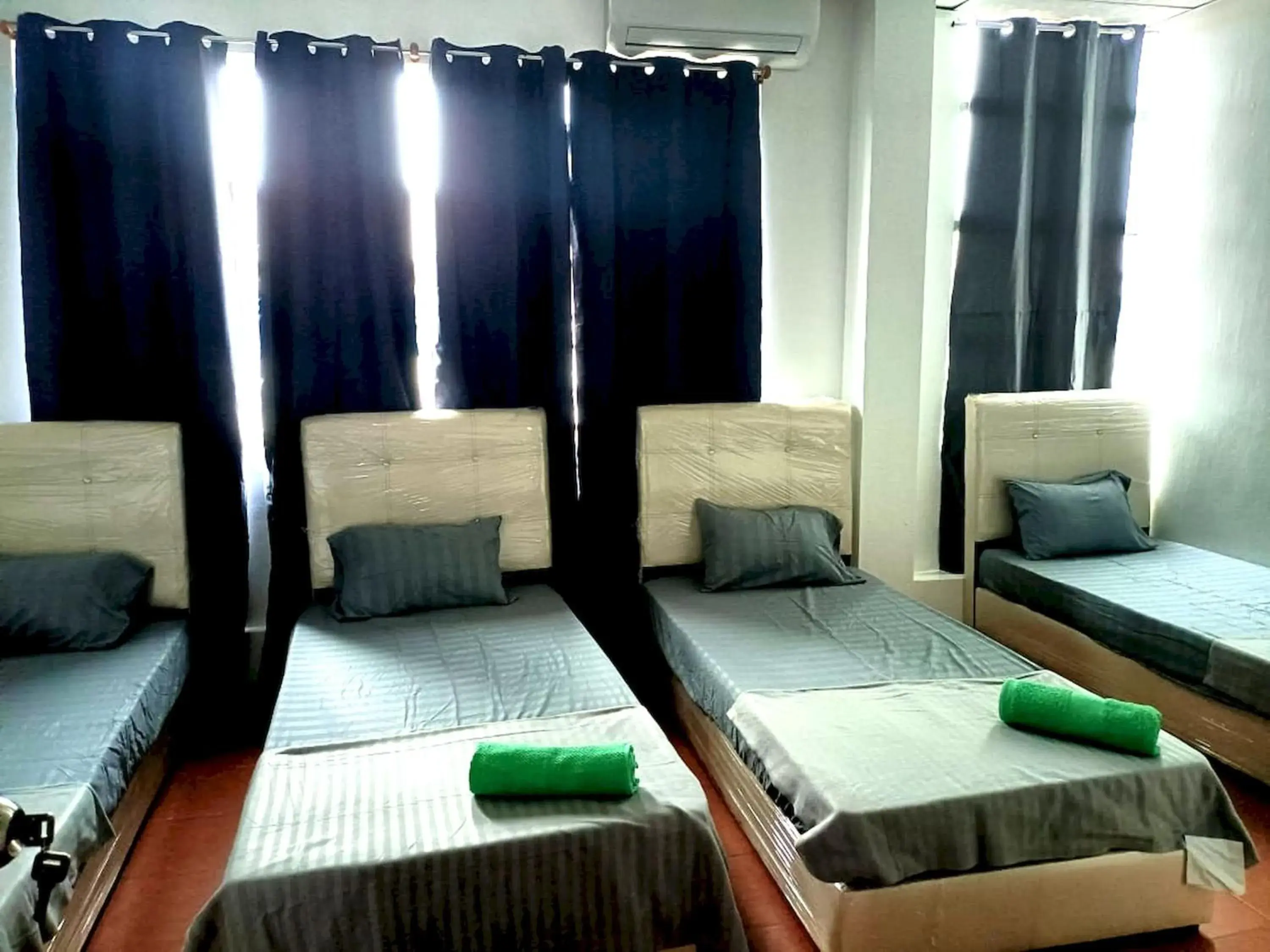 Triple Room with Private Bathroom - single occupancy in OYO HOME 90768 Flo Inn Motel Triple Room with Private Bathroom - single occupancy in OYO HOME 90768 Flo Inn Motel