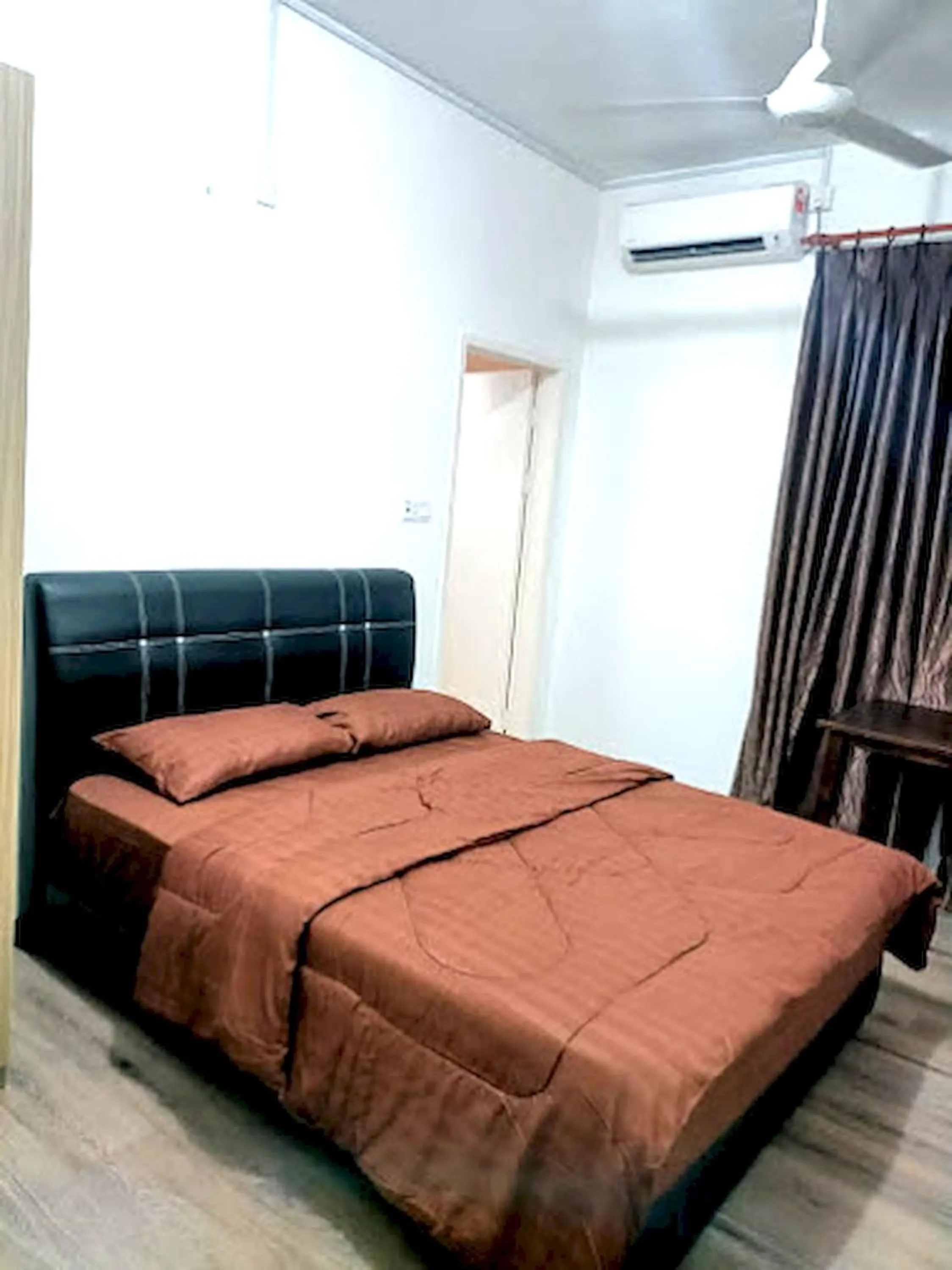 Double Room with Shared Bathroom - single occupancy in OYO HOME 90768 Flo Inn Motel