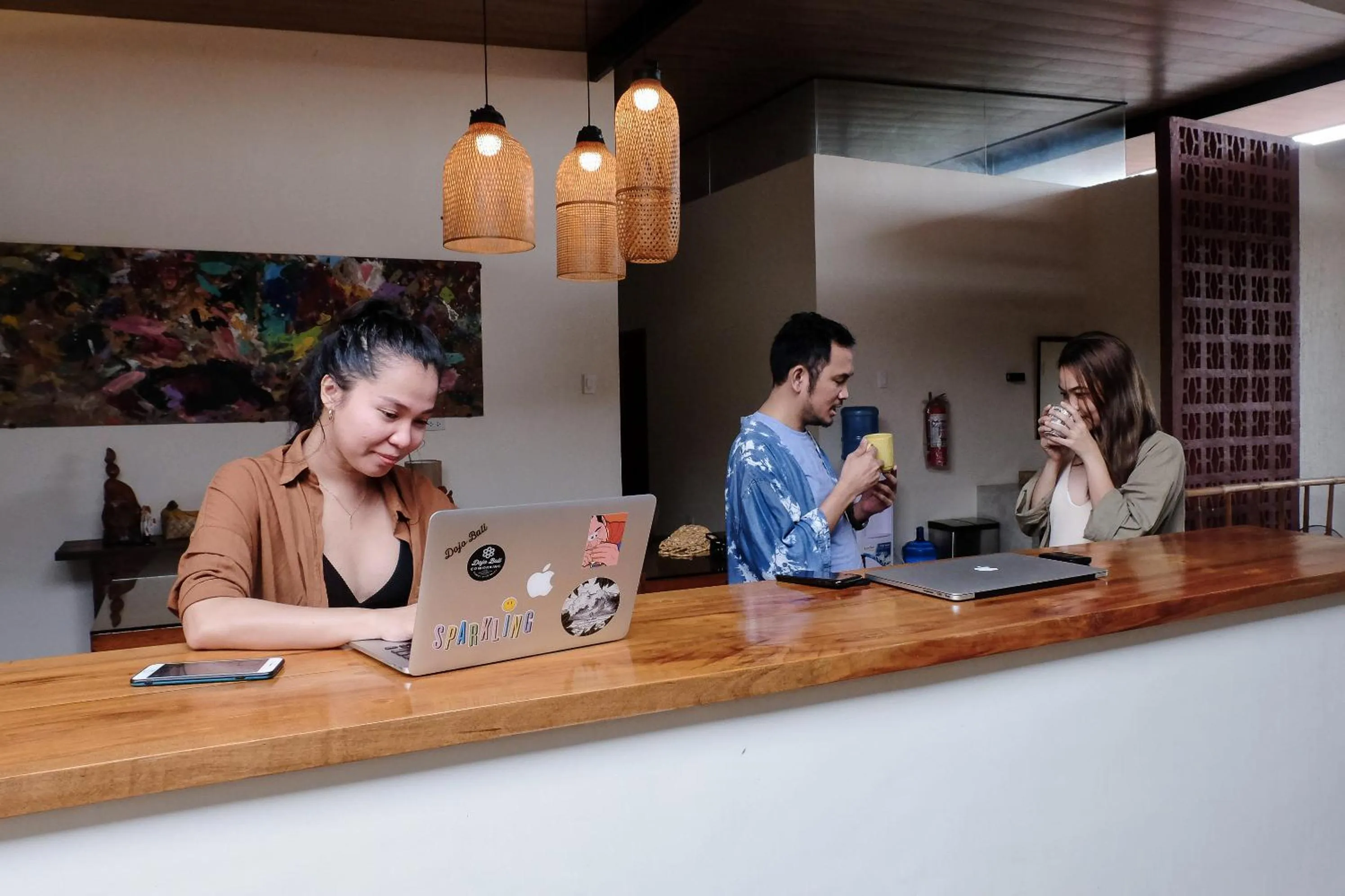 Lounge or bar in Ceda Guest House by HiveRooms