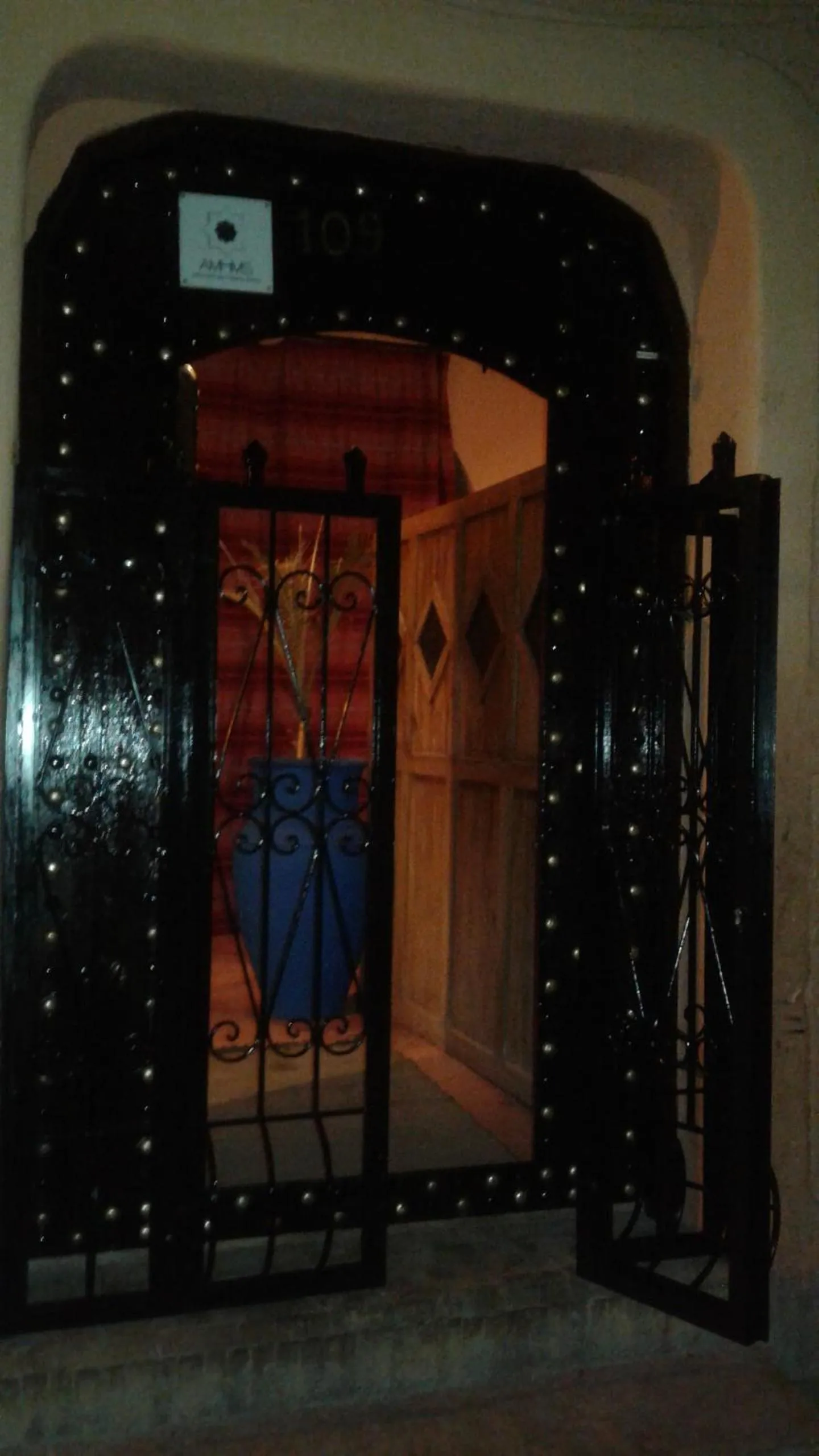 Property building in Riad Azenzer