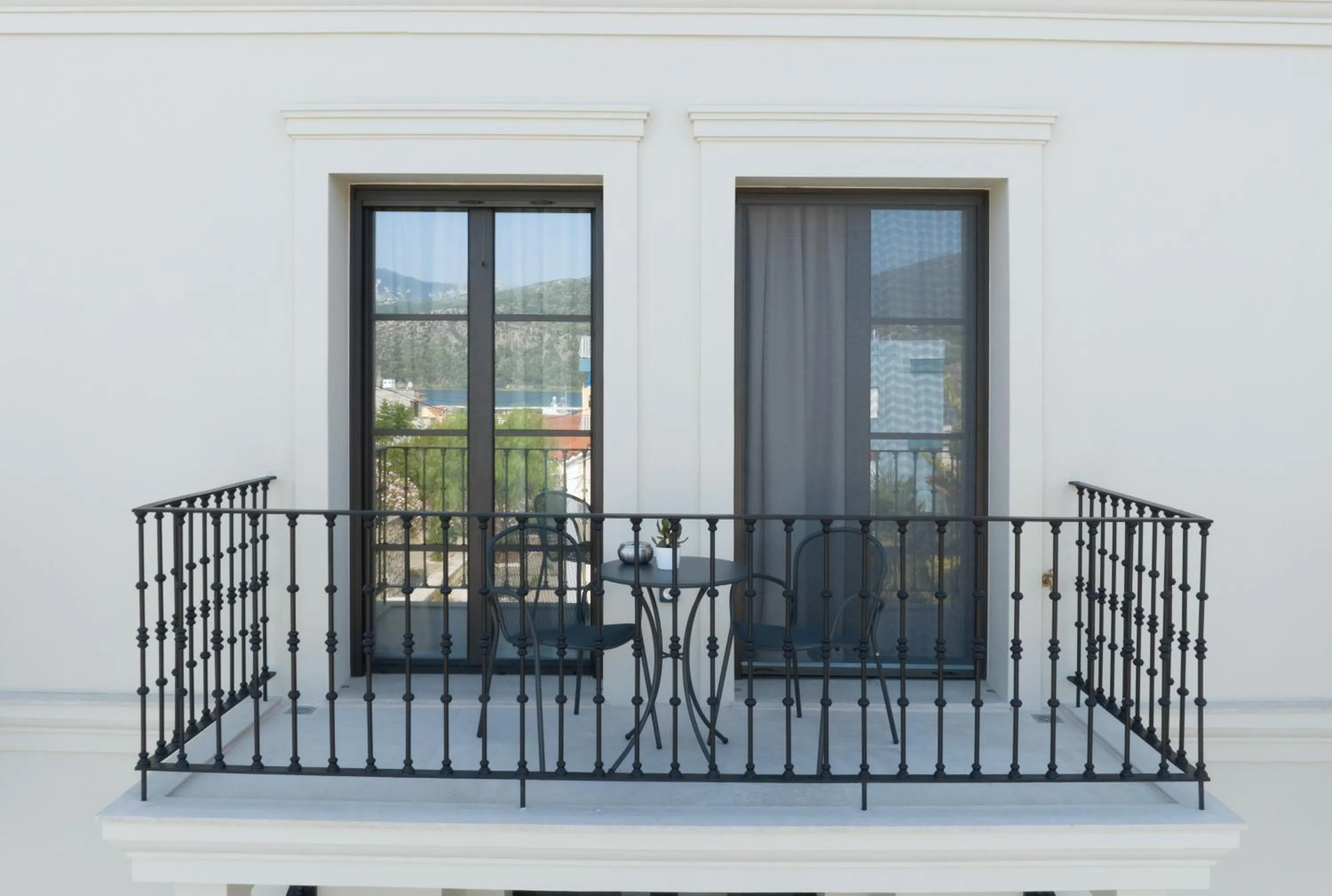 Day in Argostoli Essence Suites