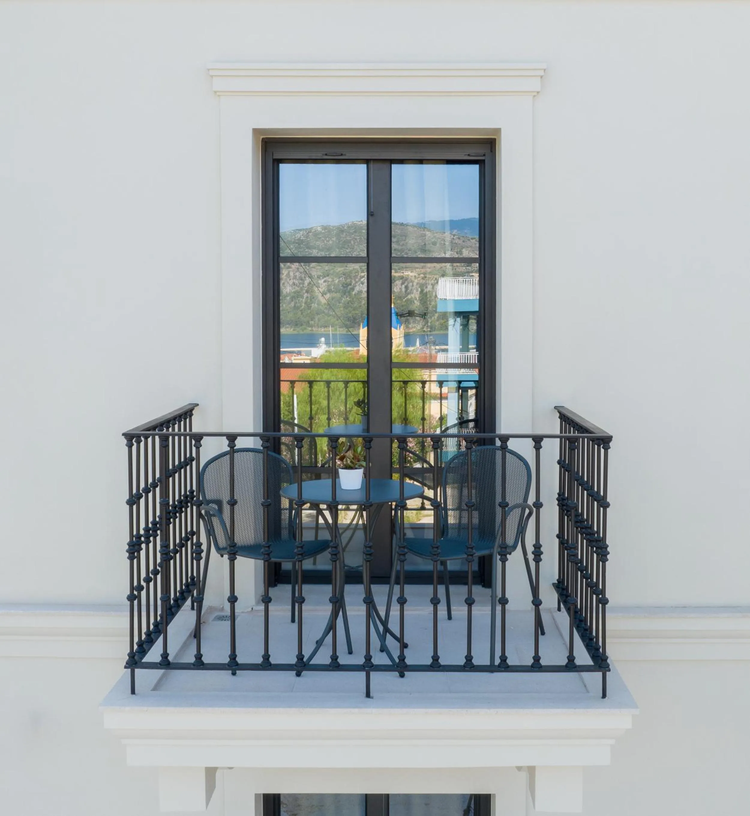 Day in Argostoli Essence Suites