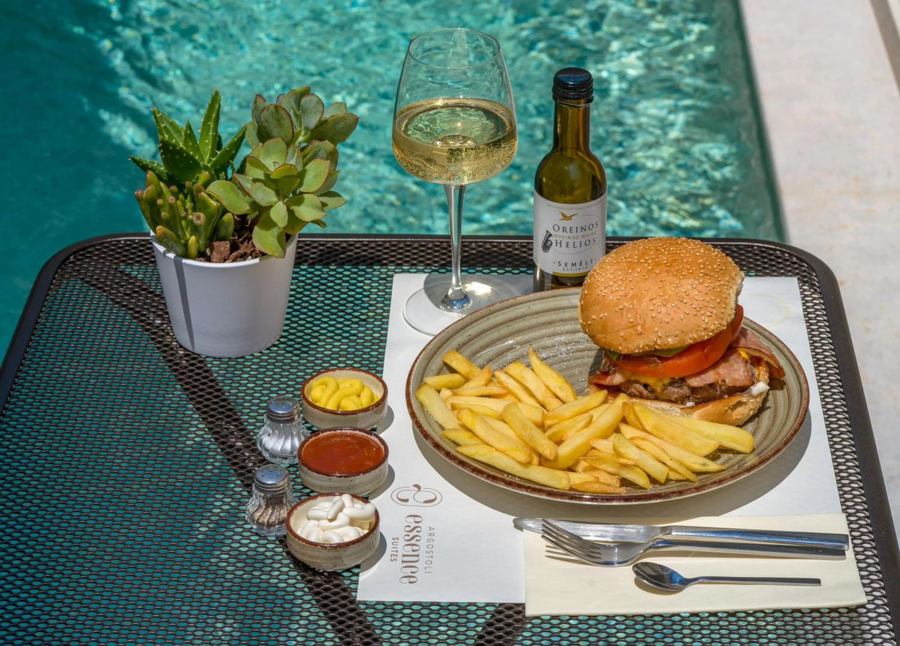 Food and drinks in Argostoli Essence Suites