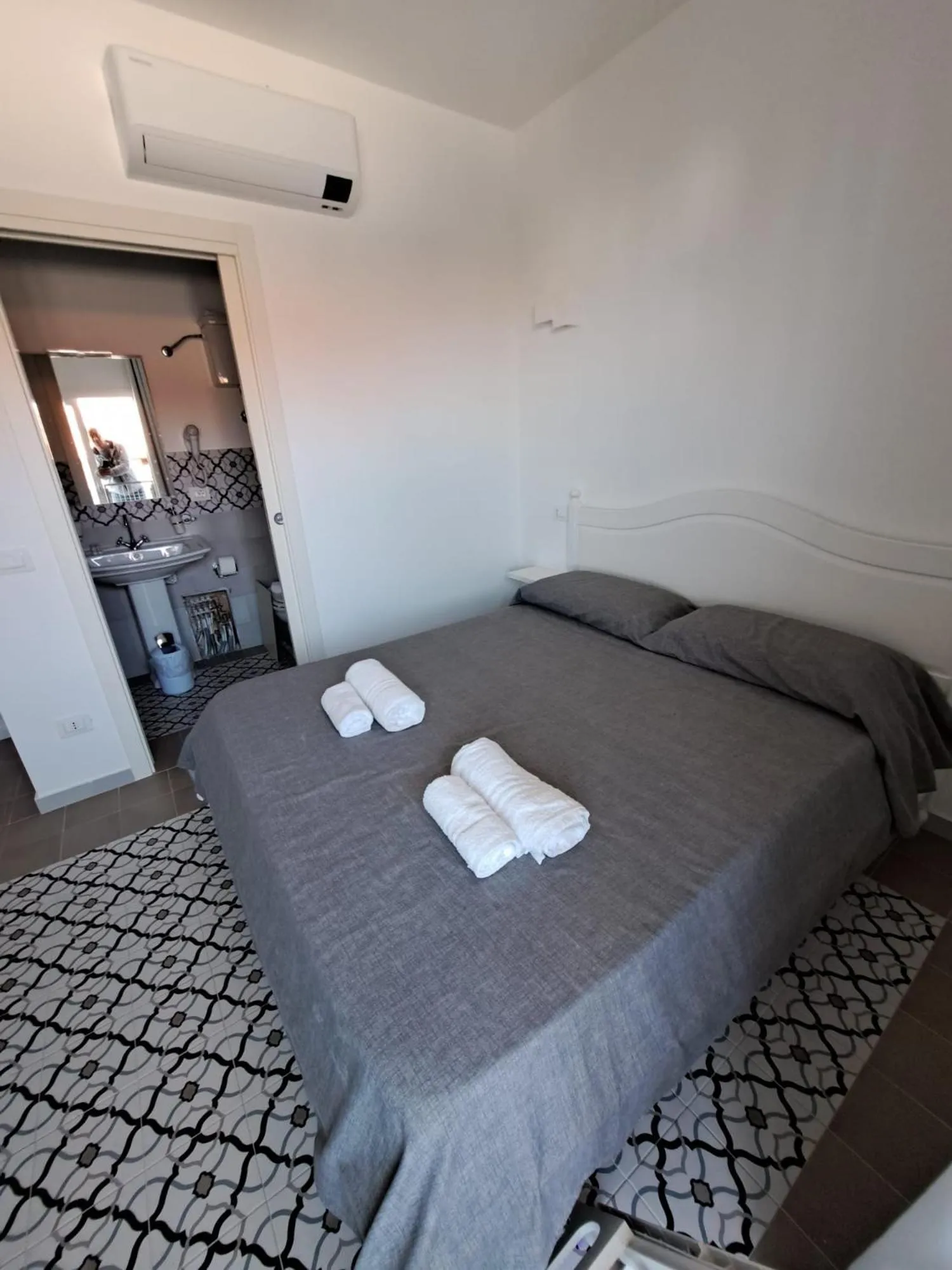 Bed in B&B Pepe Rosa Tropea