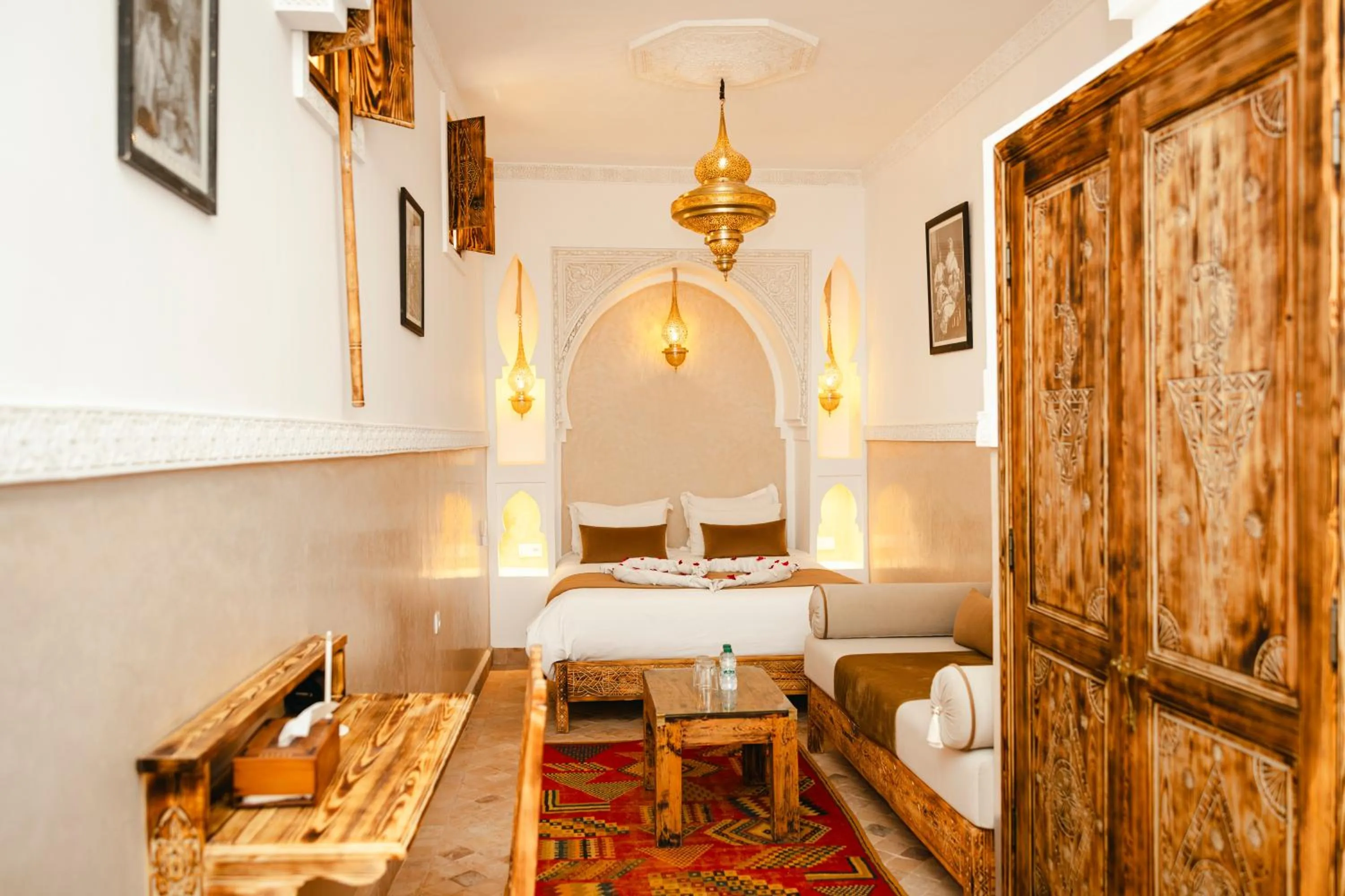 Photo of the whole room, Bed in Riad Anya & SPA