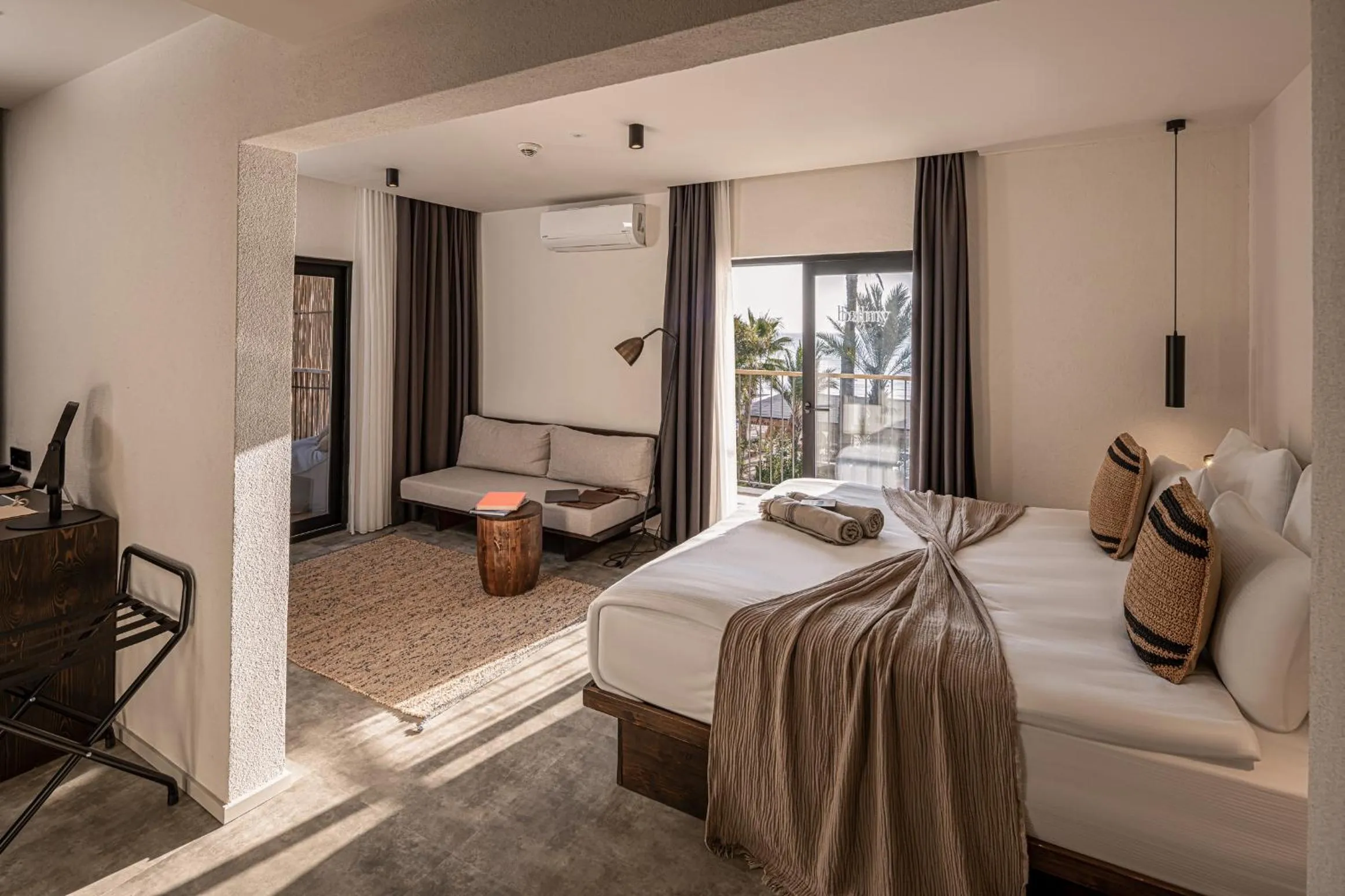 Bed in Balmy Beach Resort Kemer