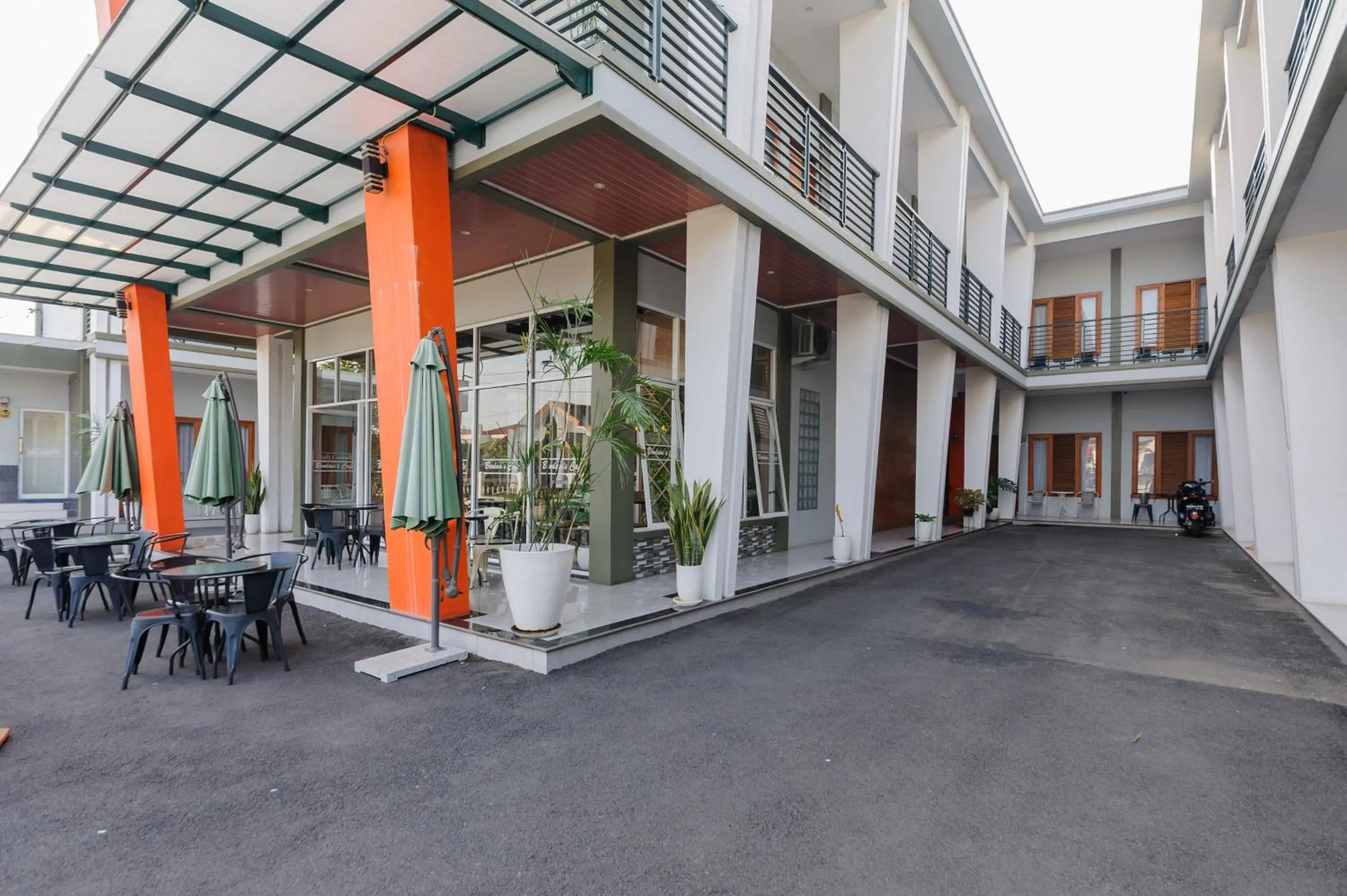 Facade/entrance in Urbanview Hotel Brodam's Pematang Siantar by RedDoorz