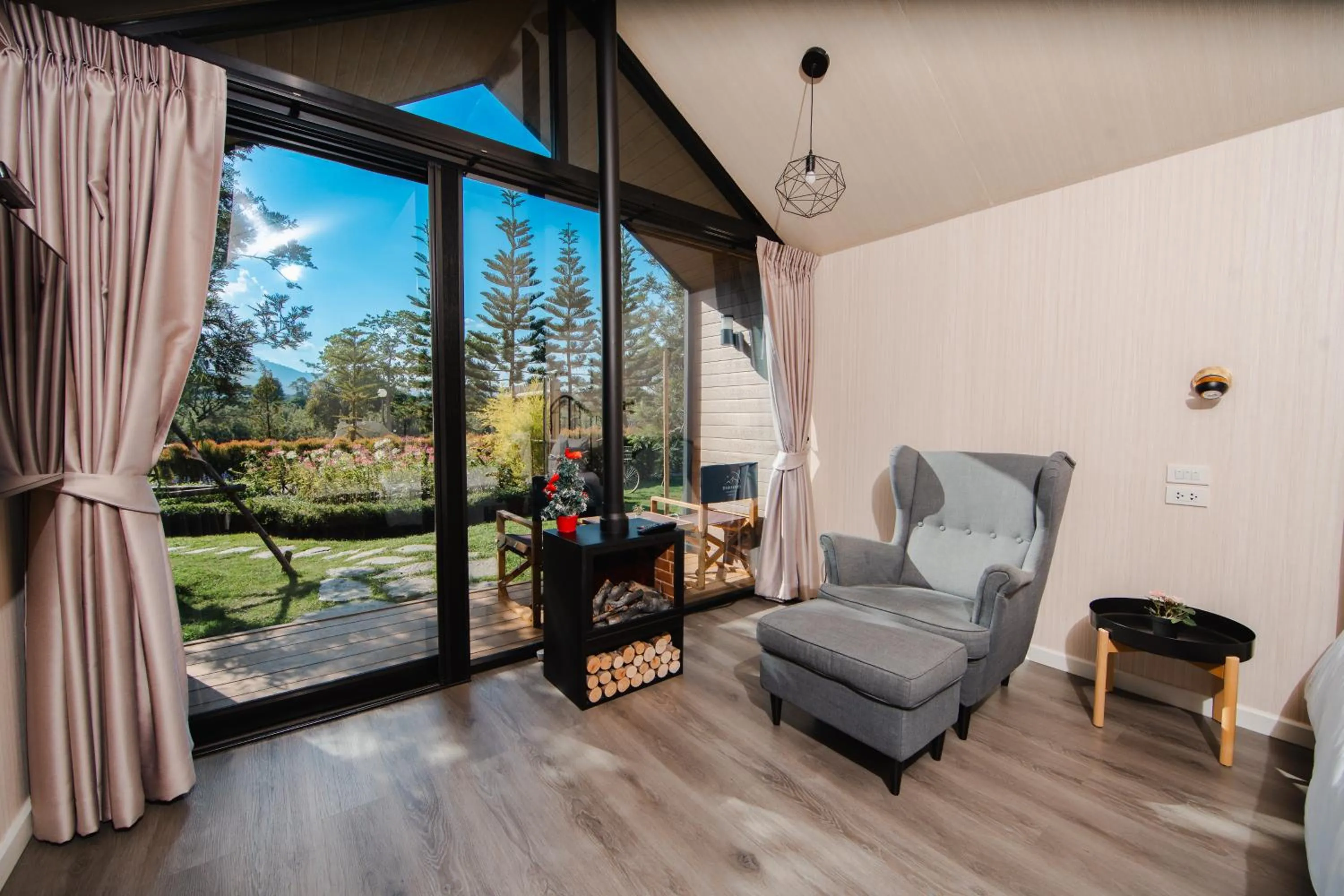 Guests in Thara Dara Khaoyai