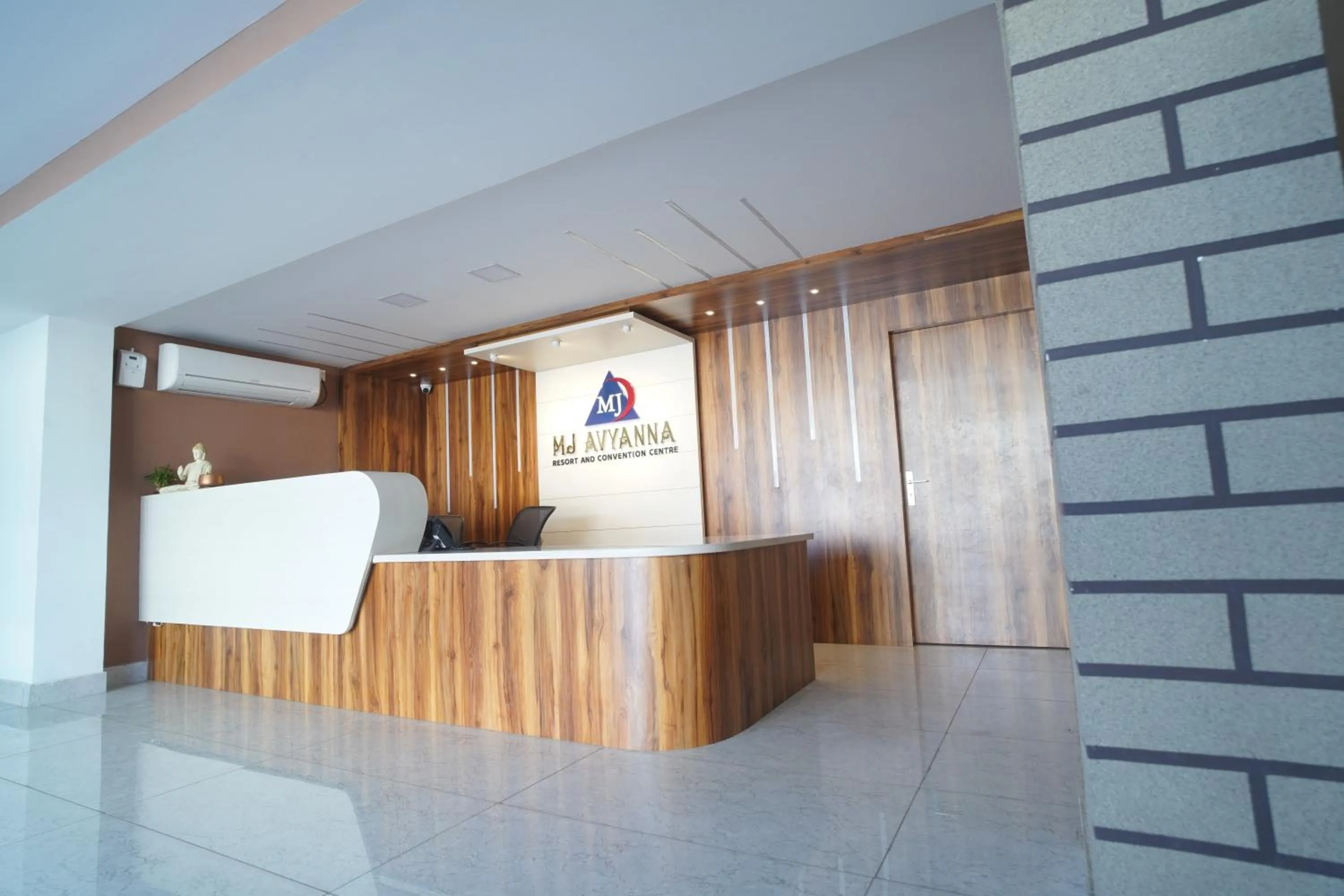Lobby or reception in MJ Avyanna Resort & Convention Centre, Bengaluru