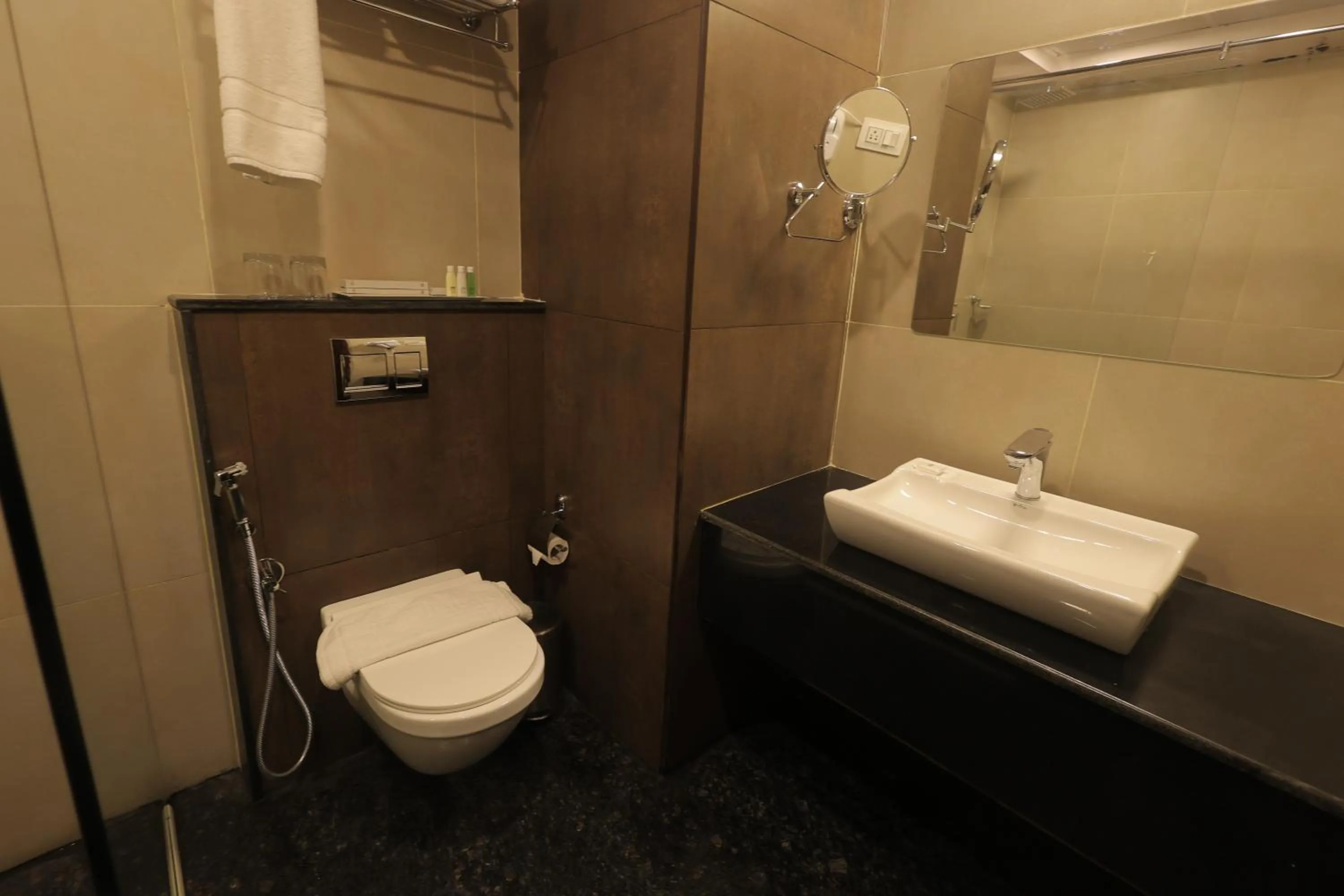 Shower in MJ Avyanna Resort & Convention Centre, Bengaluru